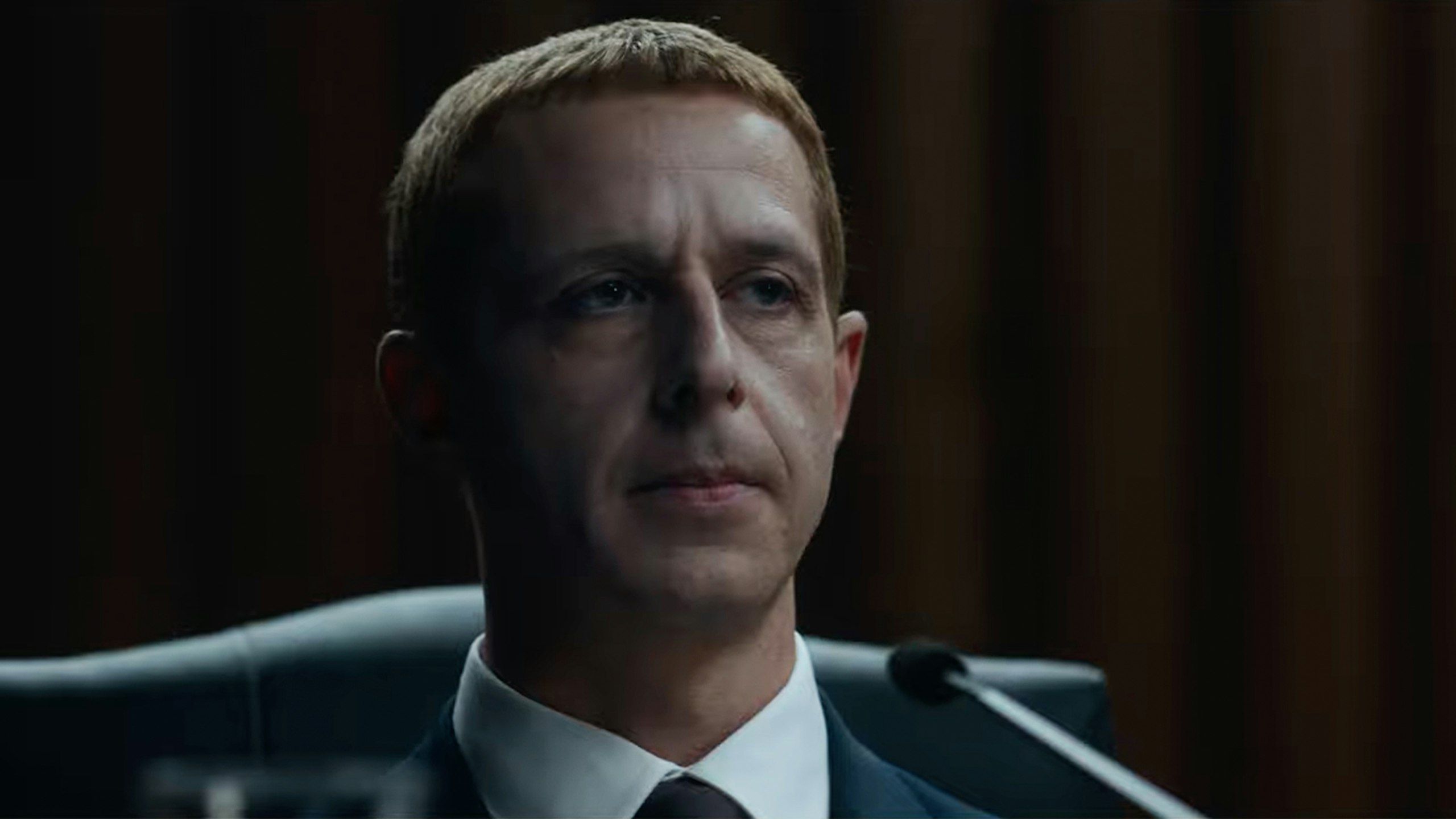 2560x1440 The Social Reckoning Trailer: Jeremy Strong Is Mark Zuckerberg