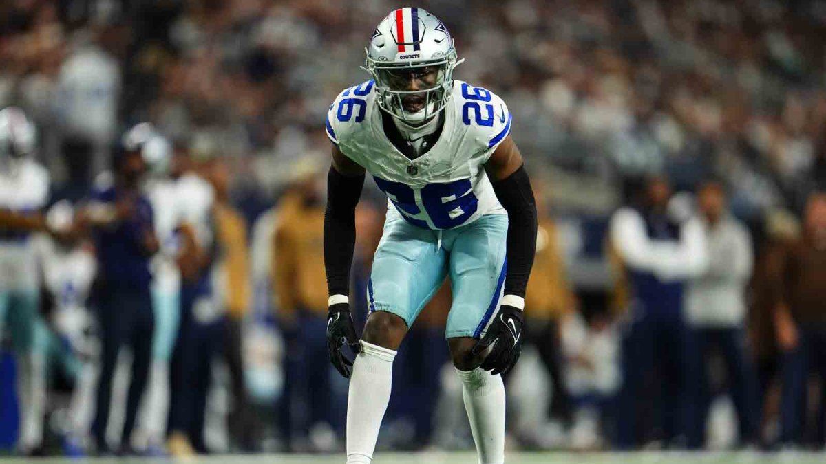 1200x675 Dallas Cowboys' DaRon Bland Ties NFL Record With Fourth Pick Six