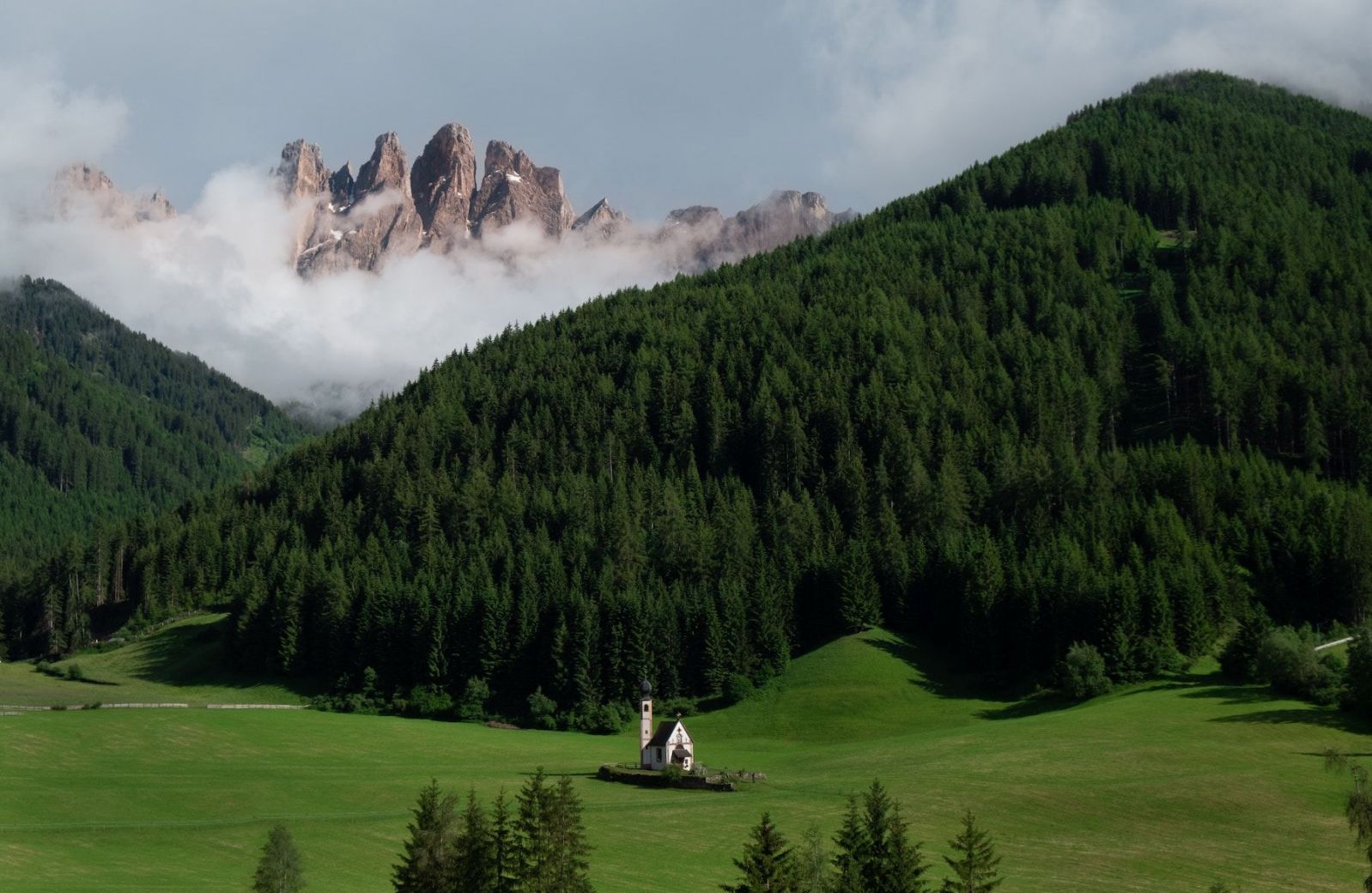 1598x1040 South Tyrol, Northern Italy. Alto Adige. Südtirol