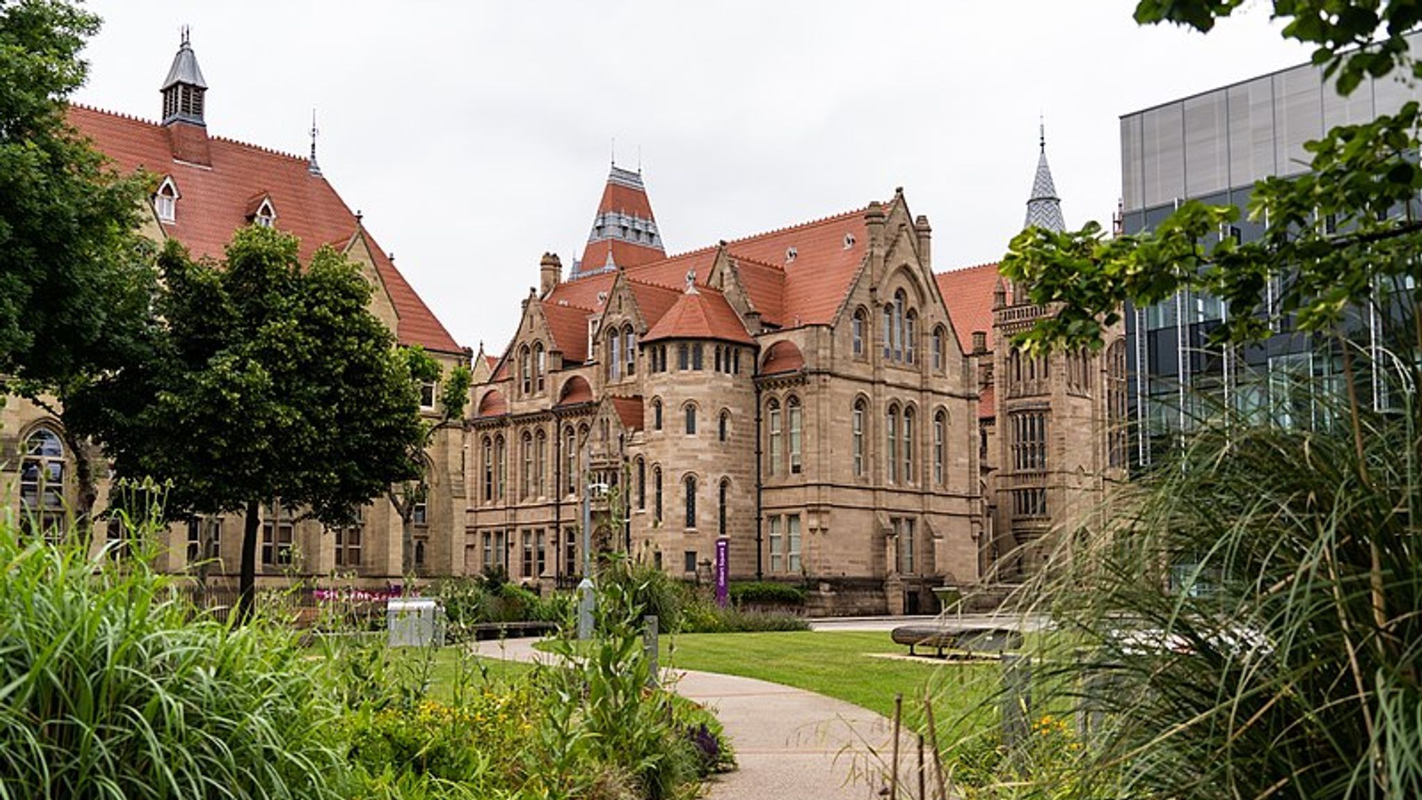 2048x1152 Soundddddd, our kid!” Manchester Uni sorts itself for PV & wattsfrom Essex