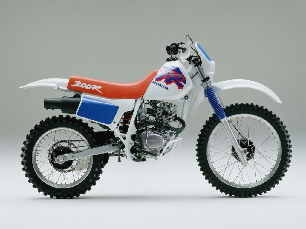 1024x768 The Honda XR 200 RD at MotorBikeSpecs.net, the Motorcycle Specification Database