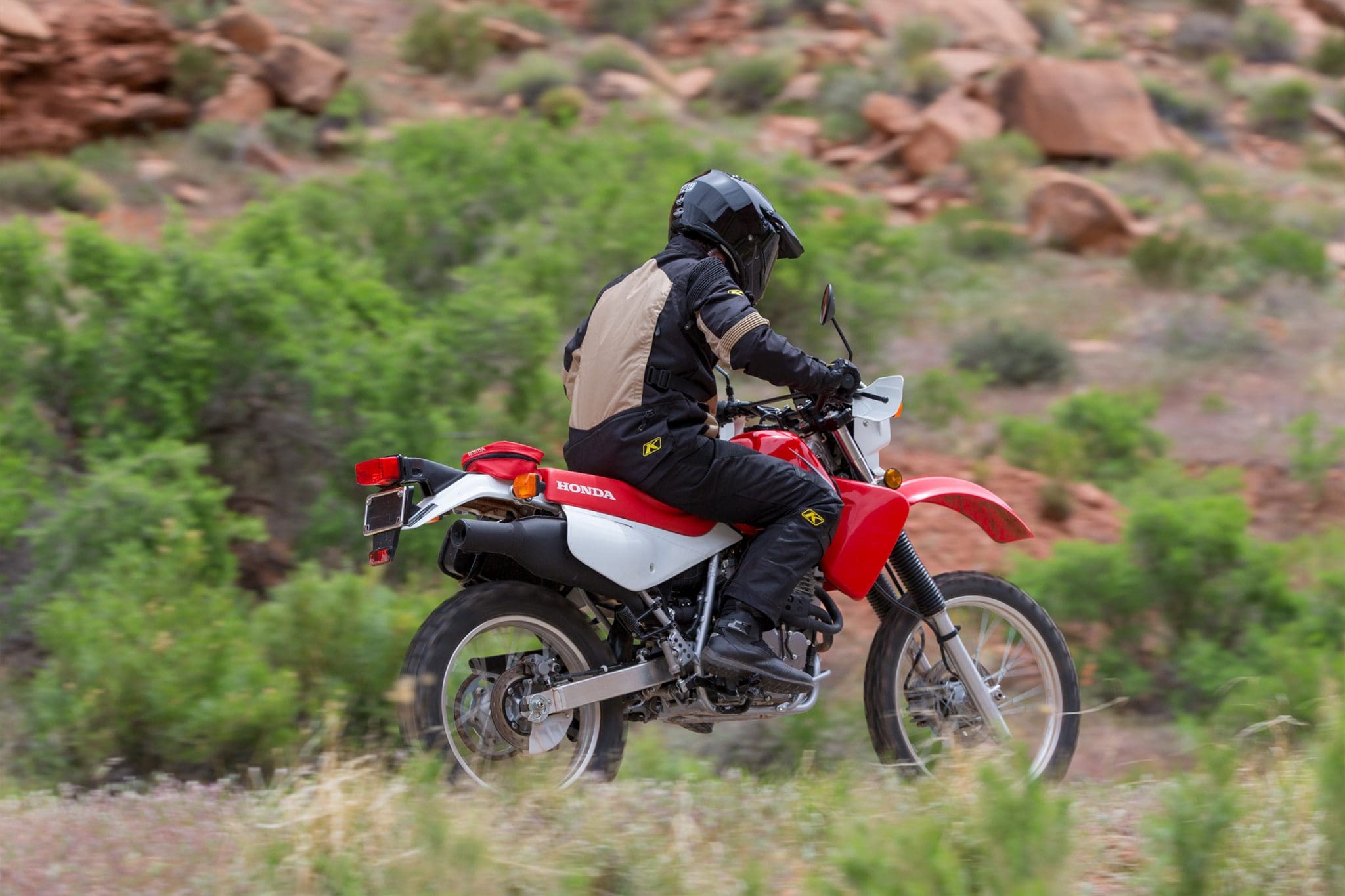 2048x1365 Honda XR650L [Specs & Info]