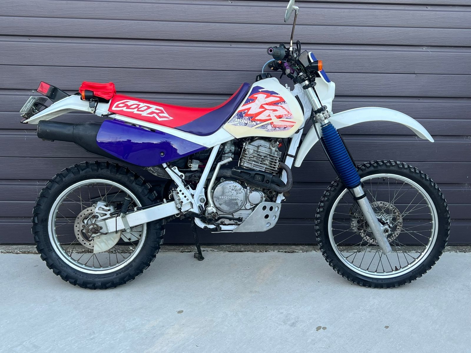 1600x1200 HONDA XR600 Custom in Oceania