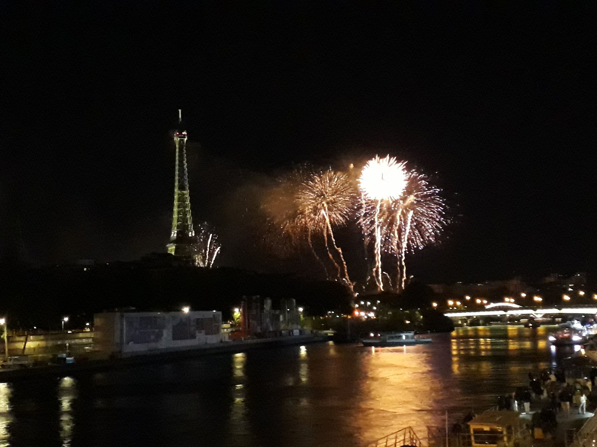 2048x1536 A Guide to Bastille Day Fireworks in Paris