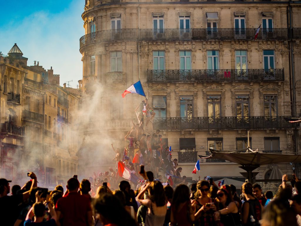 1024x768 Vive La France: Bastille Day Now and Then
