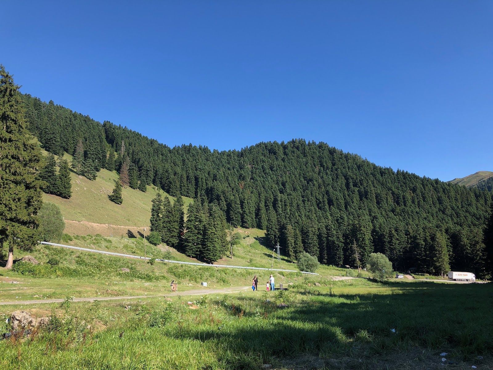 1600x1200 Lelvant Picnic Area