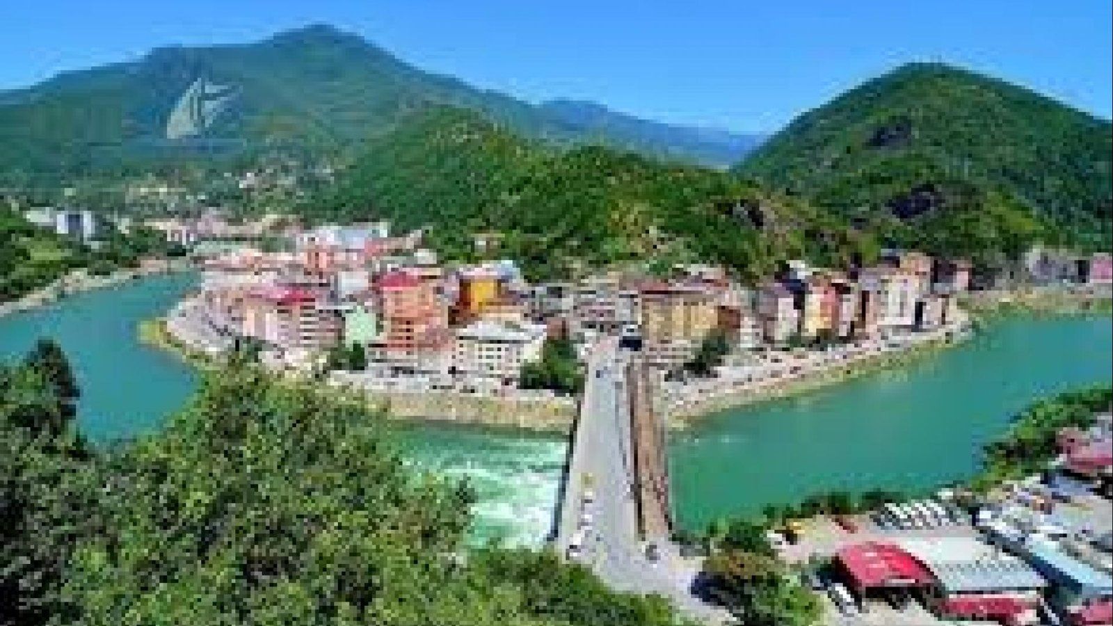 1600x900 The city of Artvin in Turkey