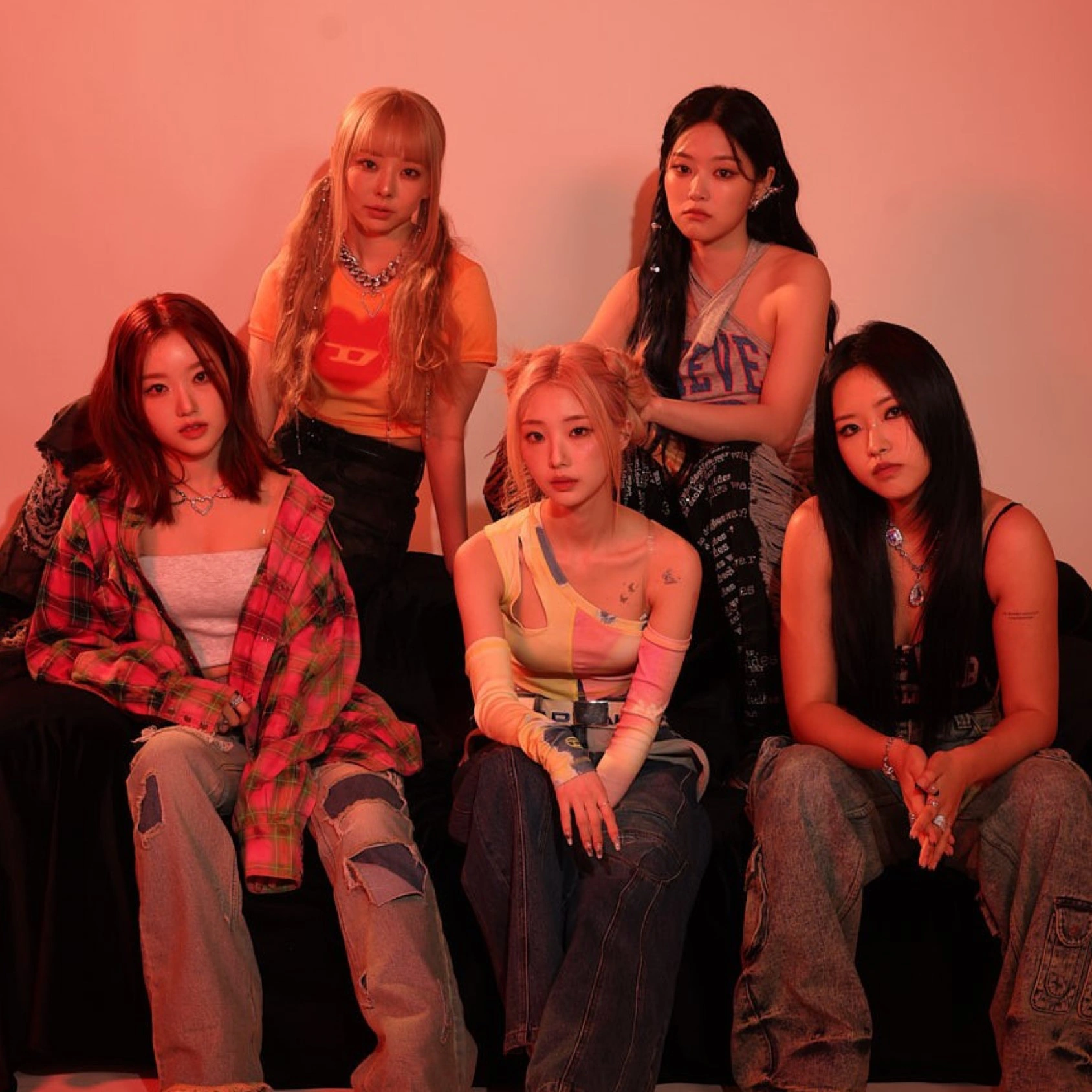 1688x1688 Loossemble. LOOΠΔ