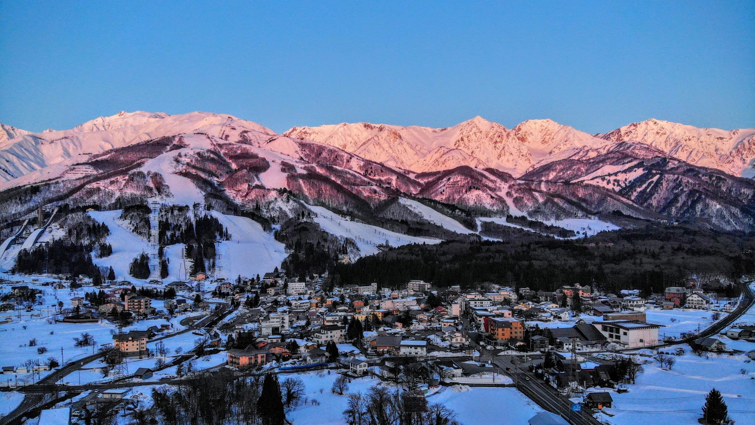 2560x1440 Resorts to Explore in Hakuba, Japan Bike Tour Japan