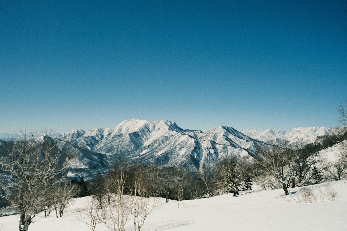 1125x750 Beautiful Snow Covered Mountains In Japan · Free