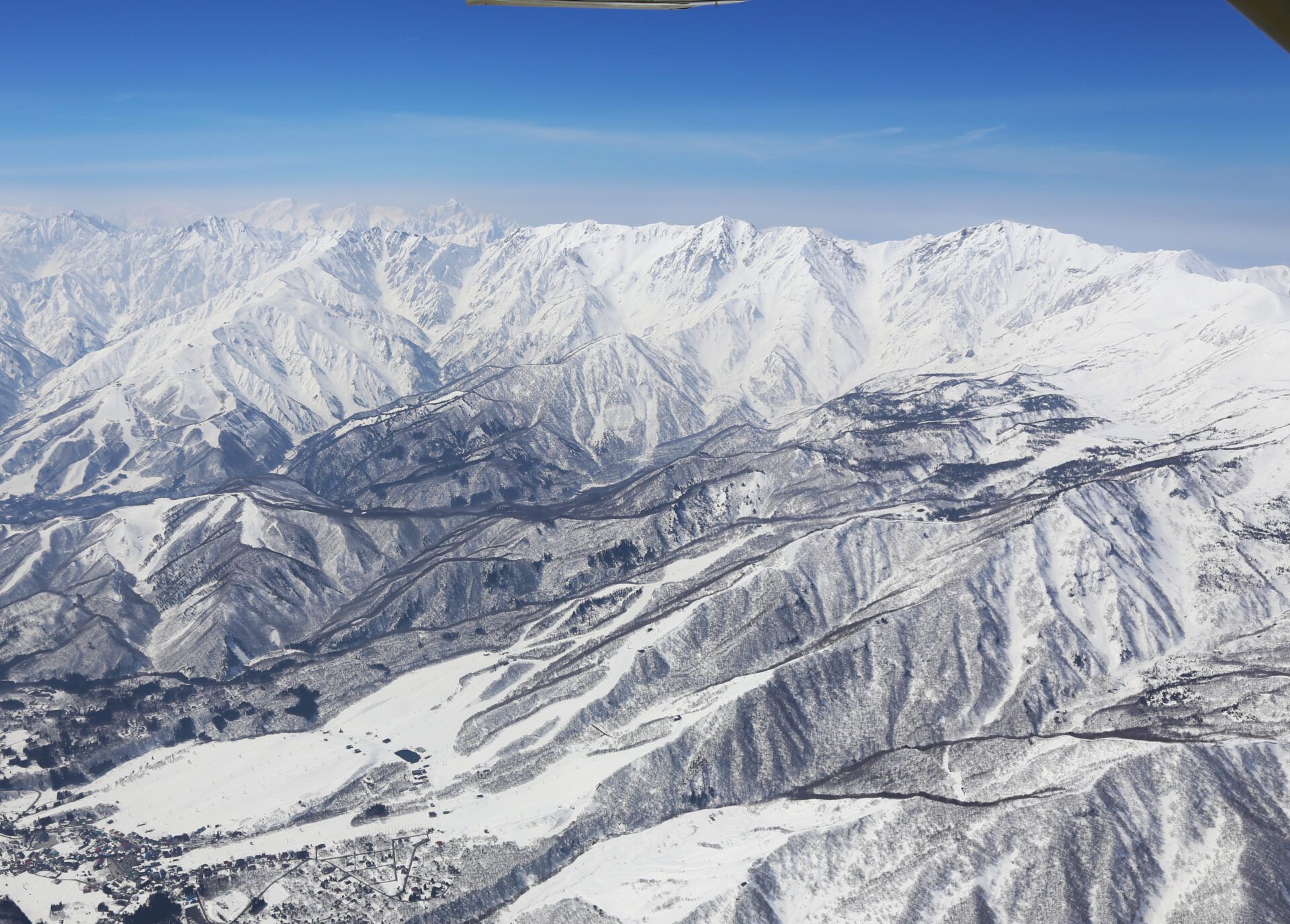 1920x1376 SNOW RESORT INFO