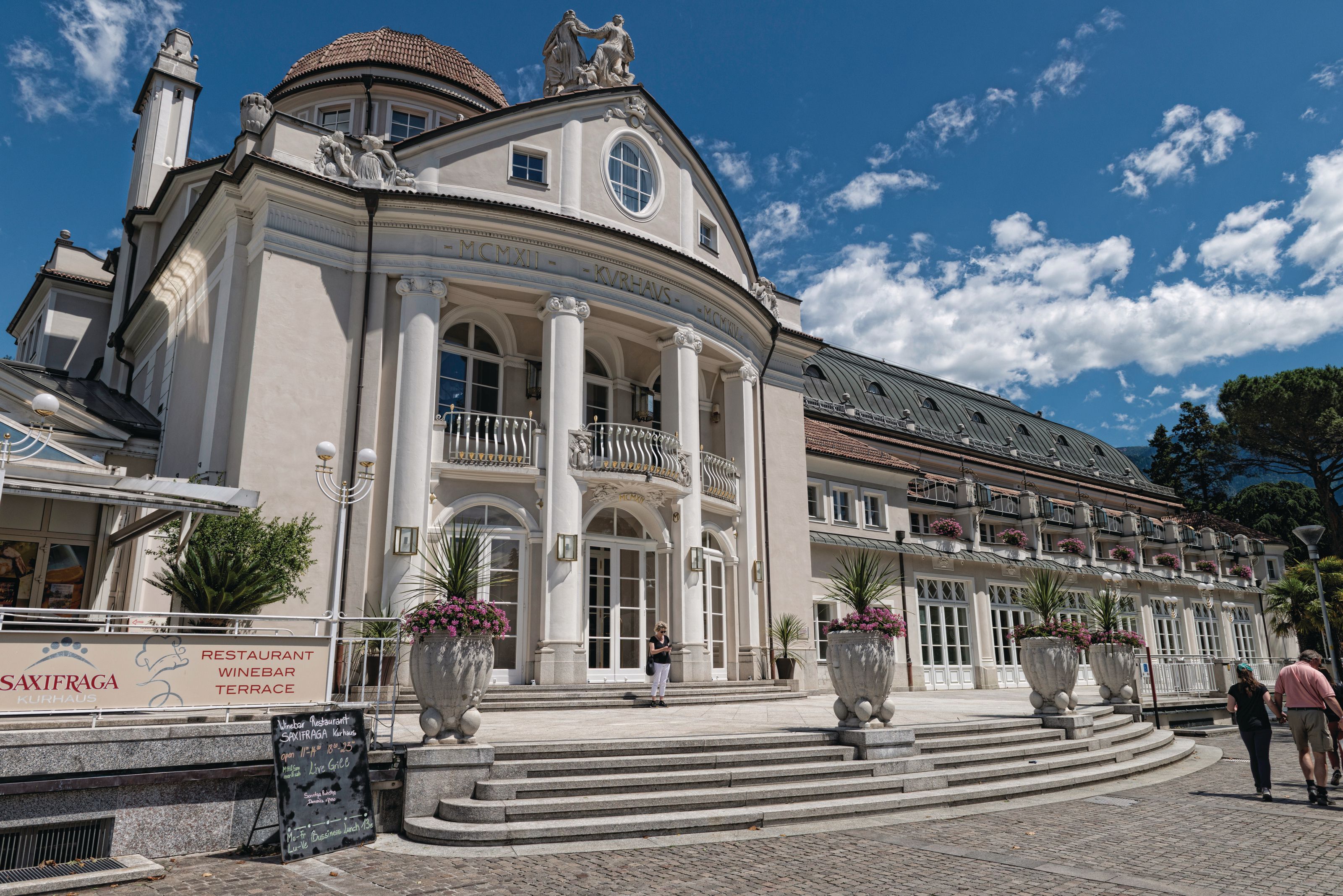 3200x2136 Merano Majesty Mural Your Way