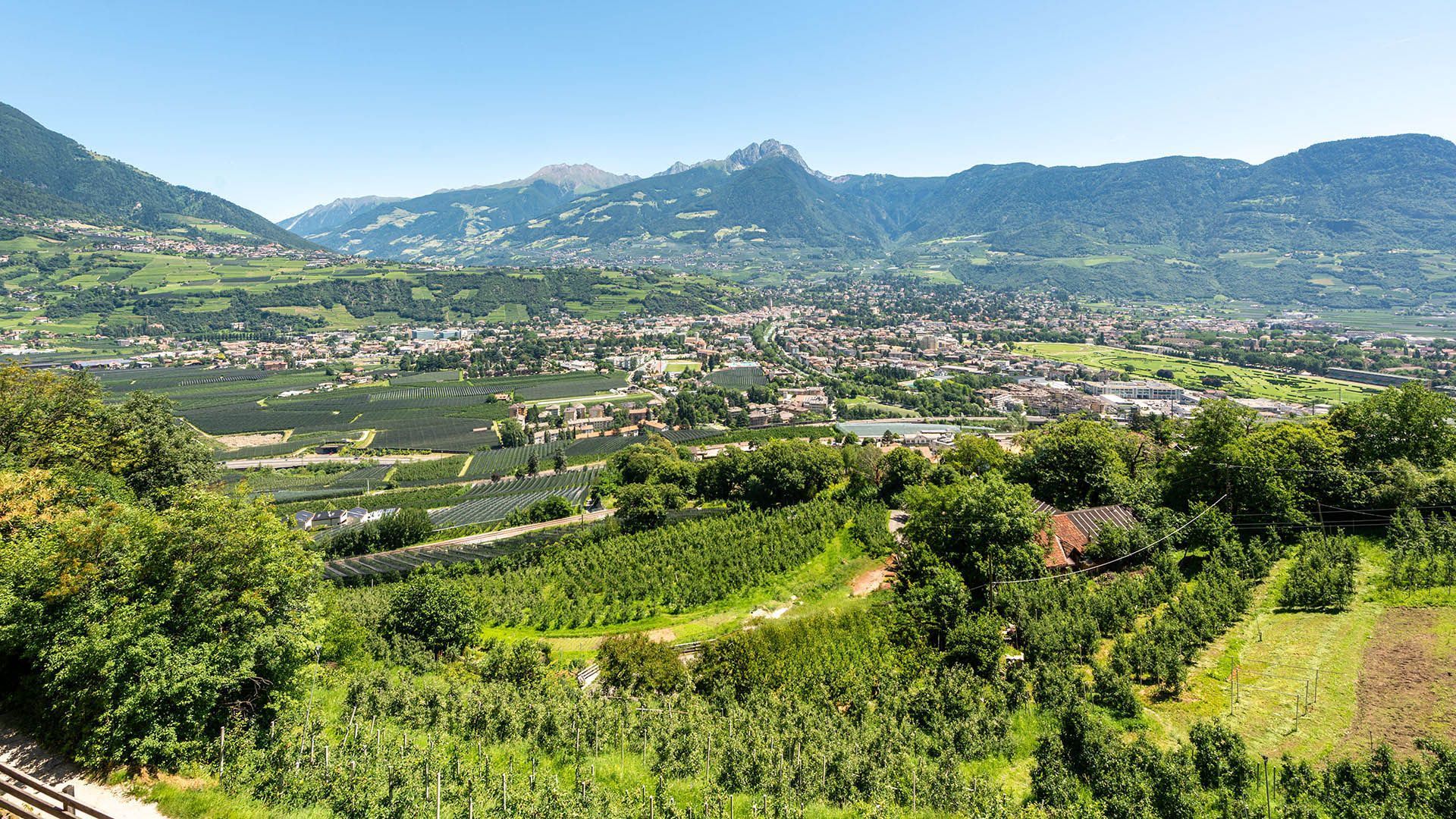 1920x1080 Merano and surroundings. Experience Meraner Land