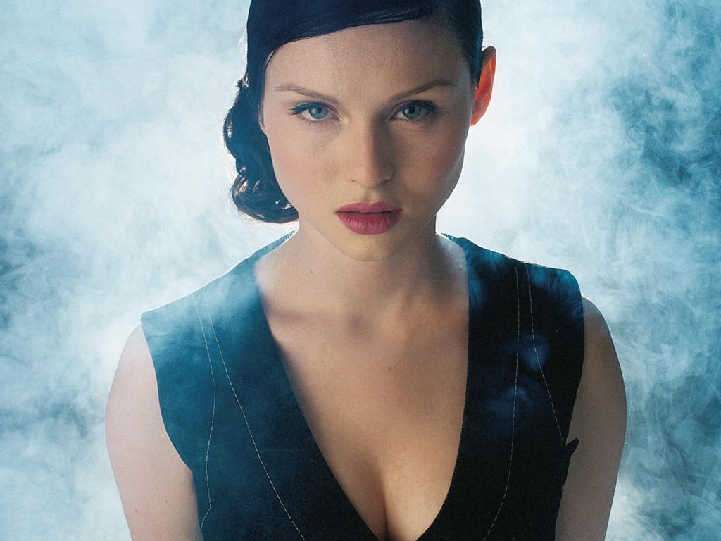 1024x768 Sophie Ellis Bextor