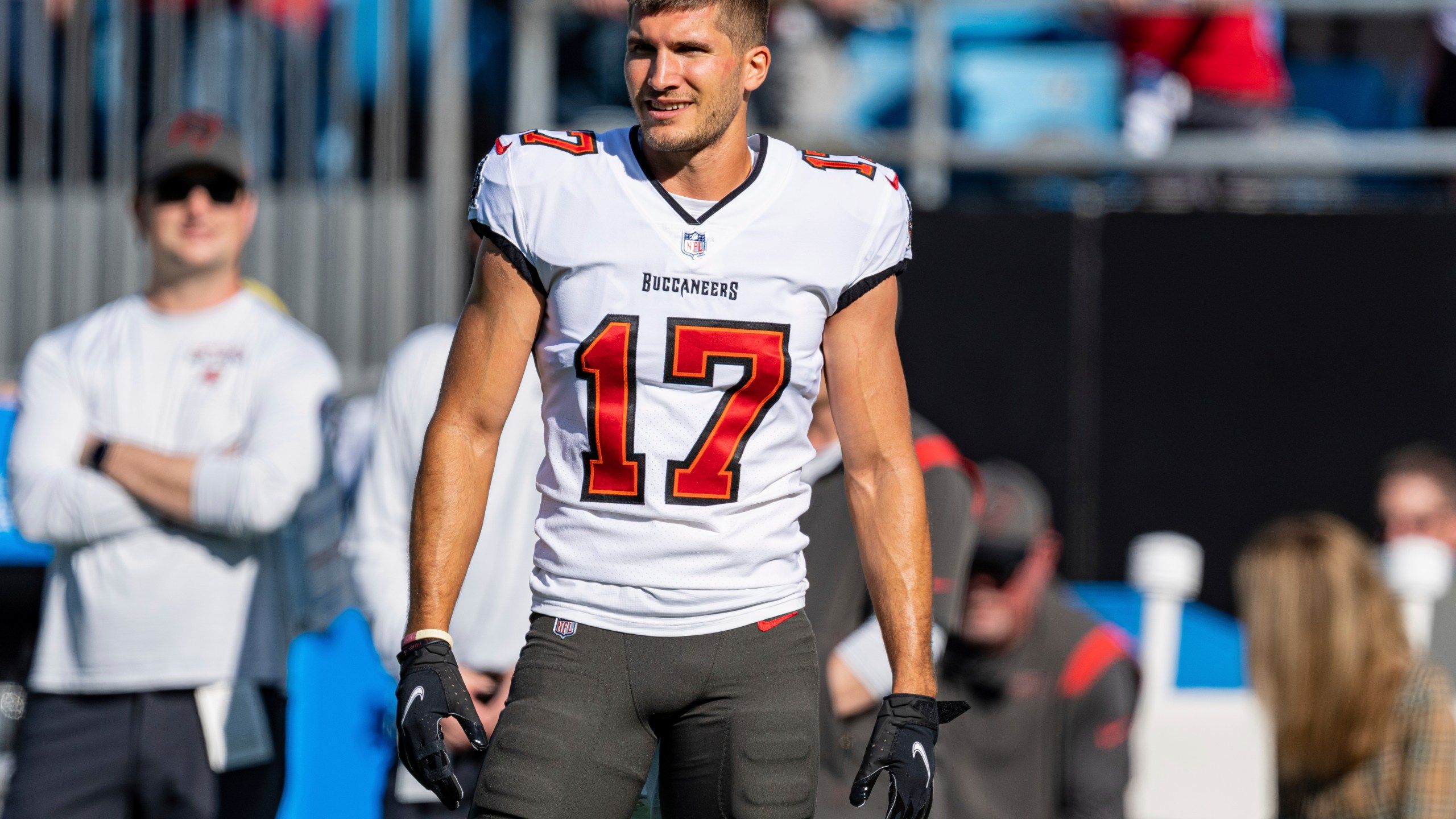 2560x1440 Chiefs sign WR Justin Watson, bring in Shane Ray for workout, reports say
