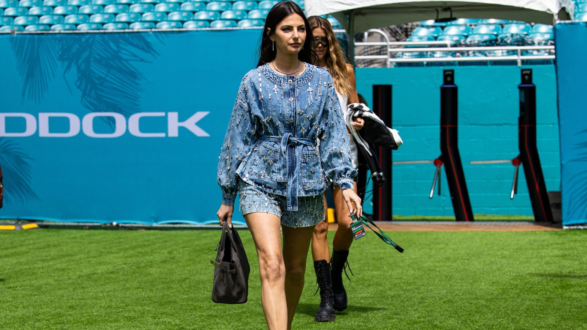 1920x1080 Breaking down the fashion evolution of Kelly Piquet