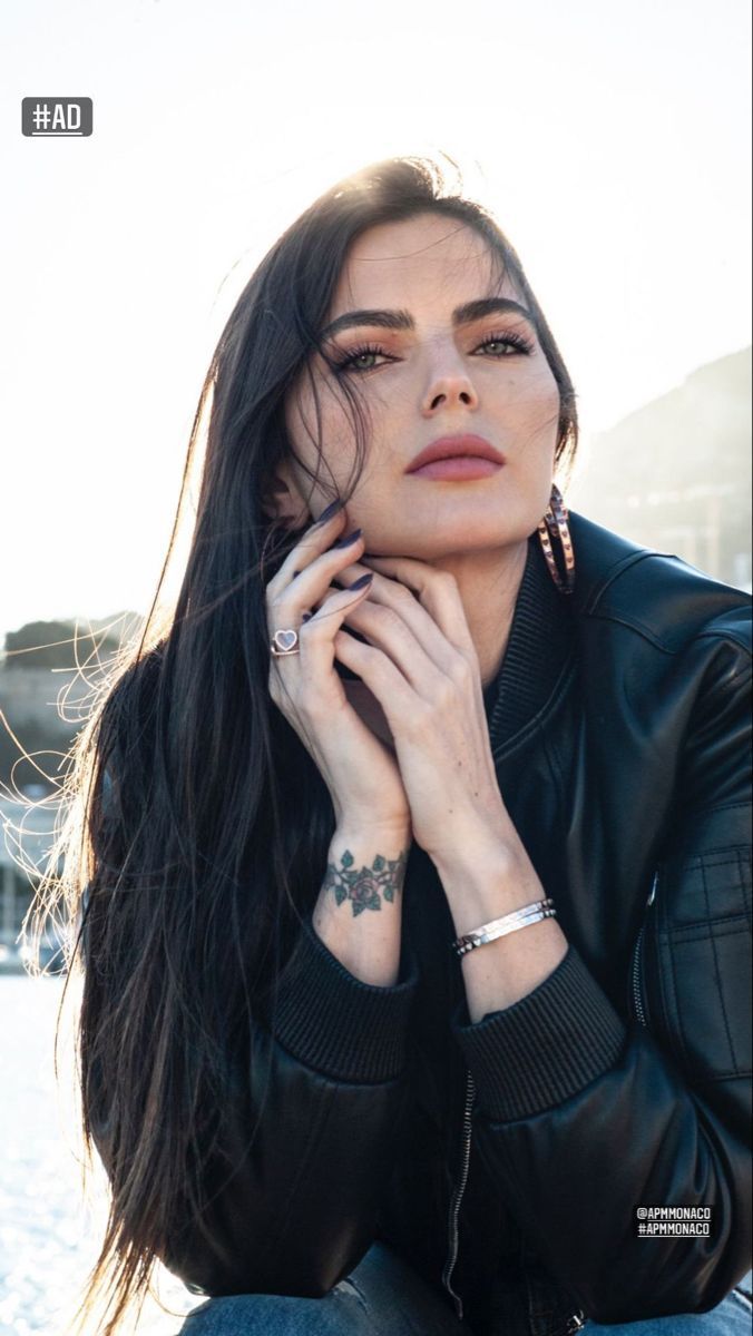 676x1200 Kelly Piquet