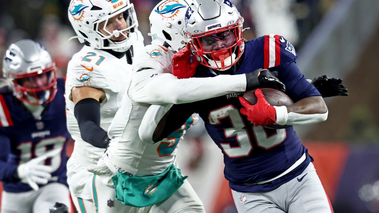 1600x900 Rhamondre Stevenson playing in vintage form when it matters most for Patriots