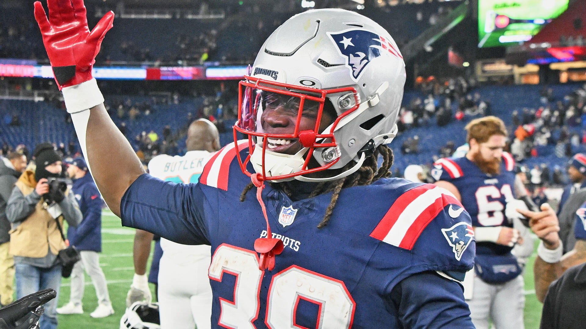 1920x1080 Chargers vs. Patriots: Rhamondre Stevenson among anytime touchdown scorer bets