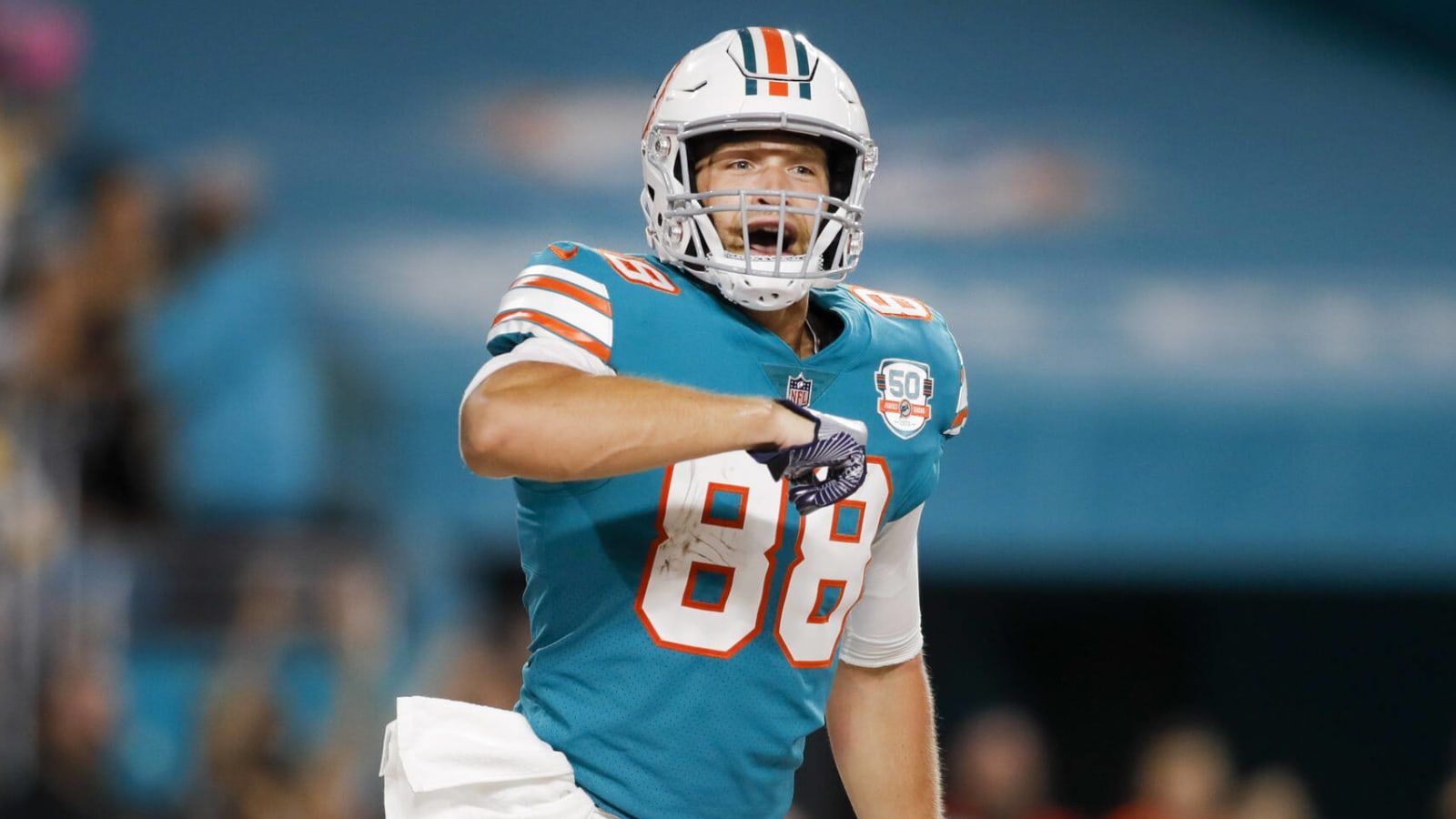 1600x900 Patriots' Mike Gesicki humorously alludes to Mac Jones rumors