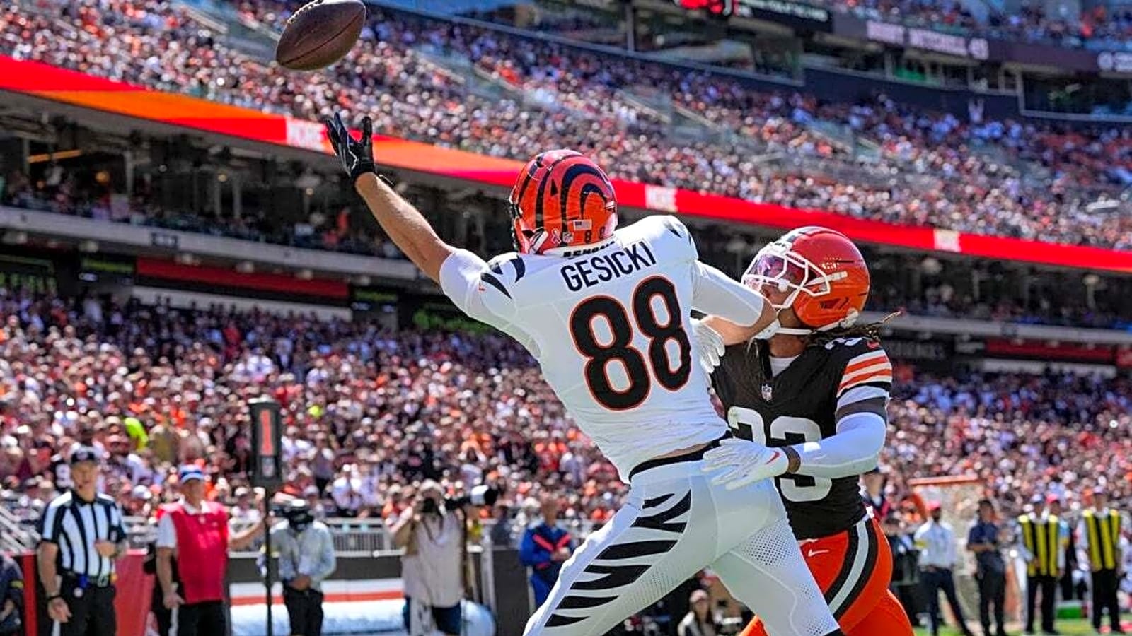 1600x900 Bengals place TE Mike Gesicki (pectoral) on IR