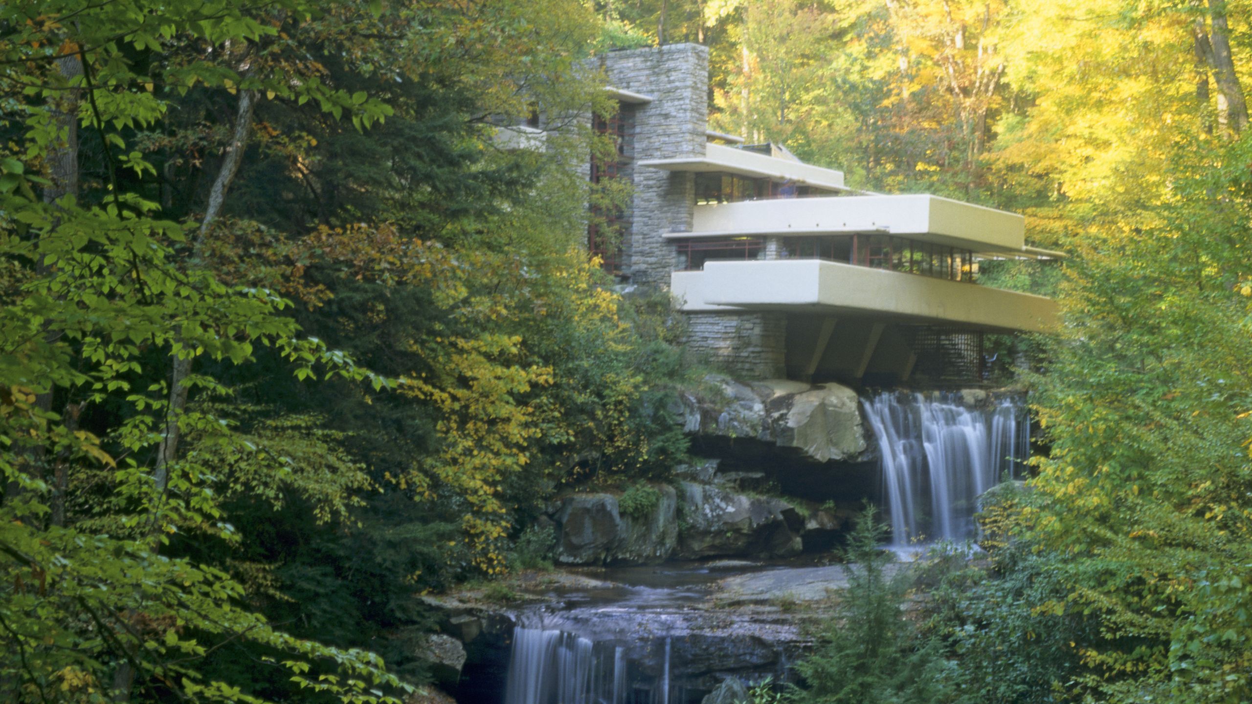 2560x1440 Frank Lloyd Wright's Fallingwater: Everything You Need to Know
