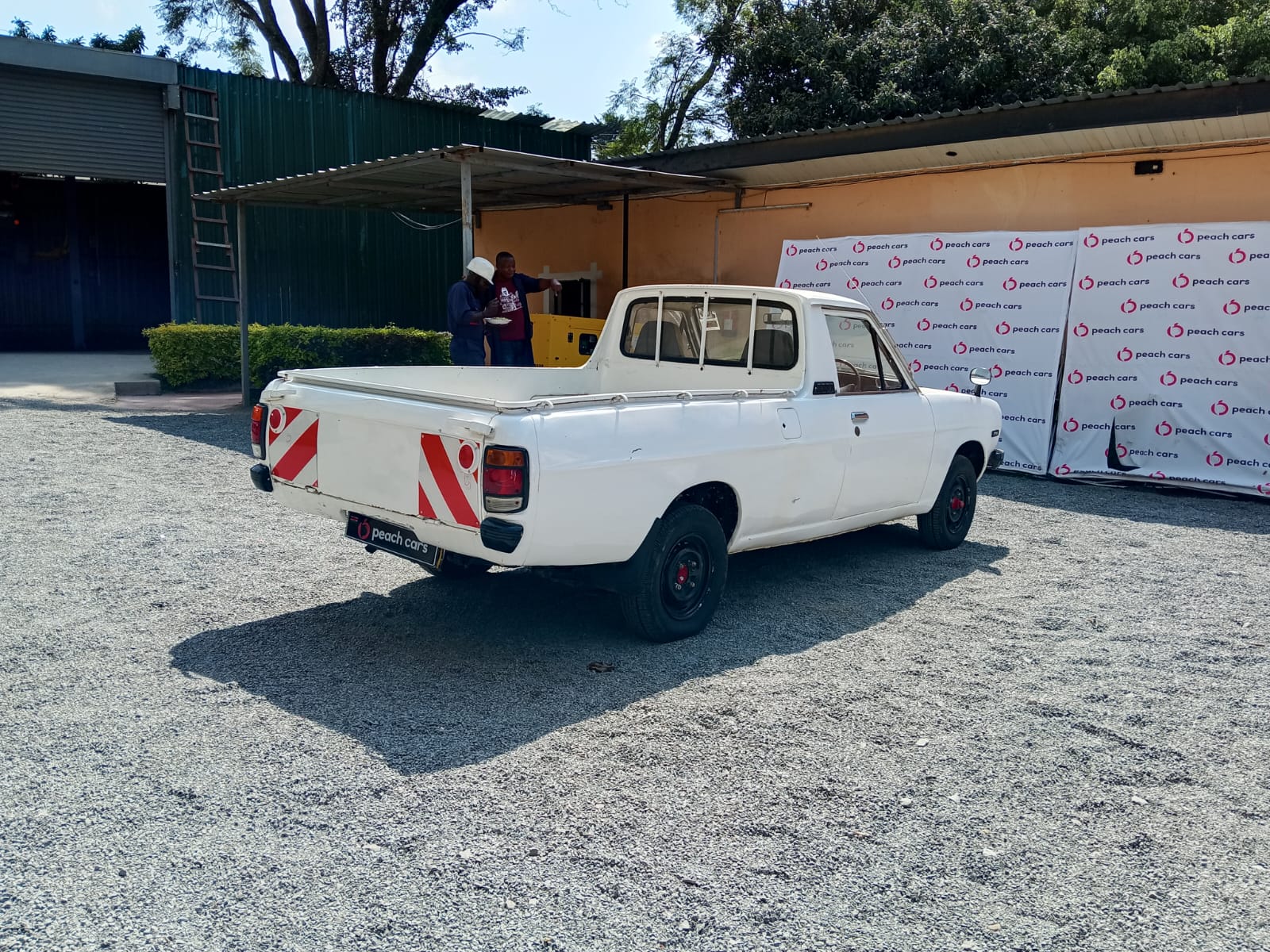 1600x1200 NISSAN Datsun