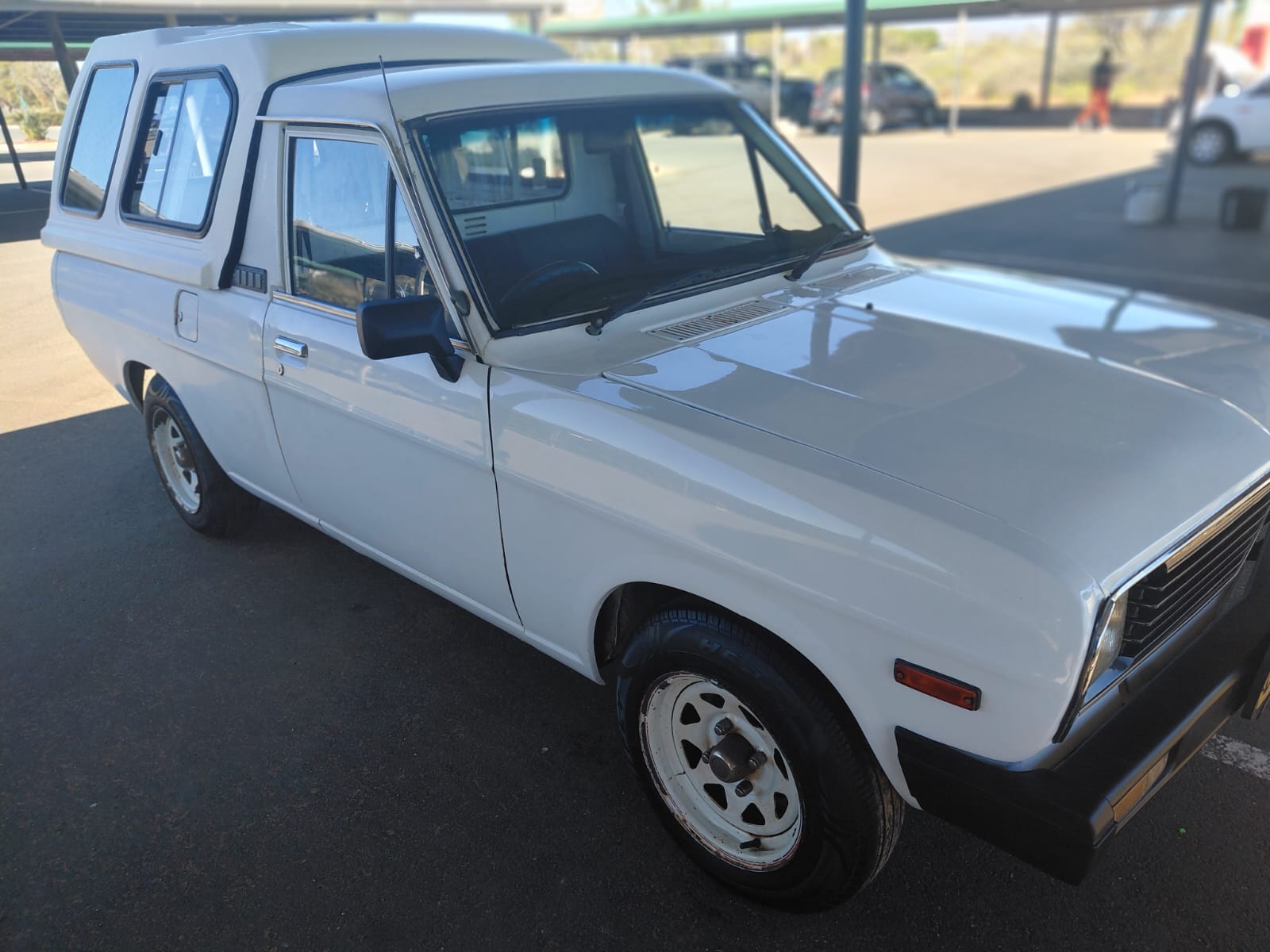 1600x1200 Used 1998 Nissan 1400 1400 in Western Cape