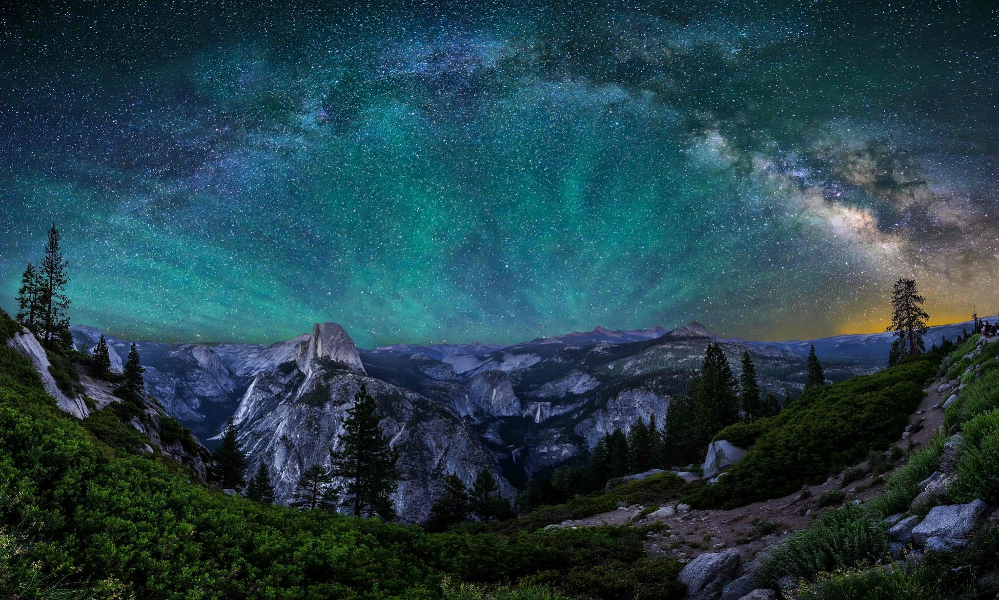 2047x1230 Starlit Serenity: Yosemite National Park HD Wallpaperx1230