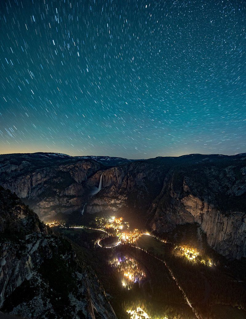 800x1037 View mountains Yosemite National Park