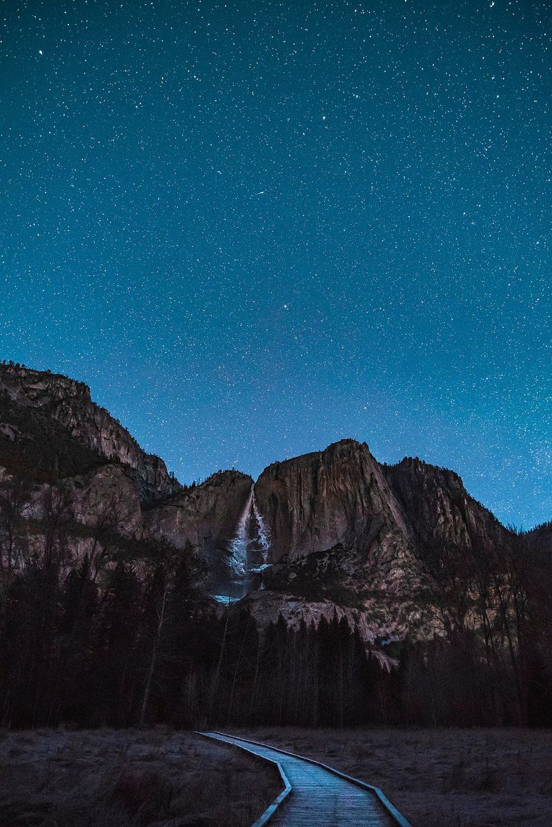 800x1198 View mountains Yosemite National Park