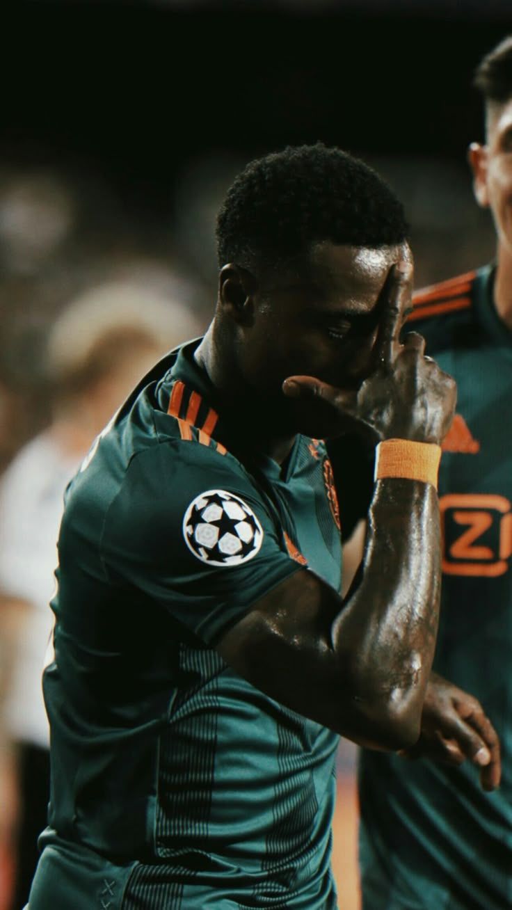 736x1308 Quincy Promes