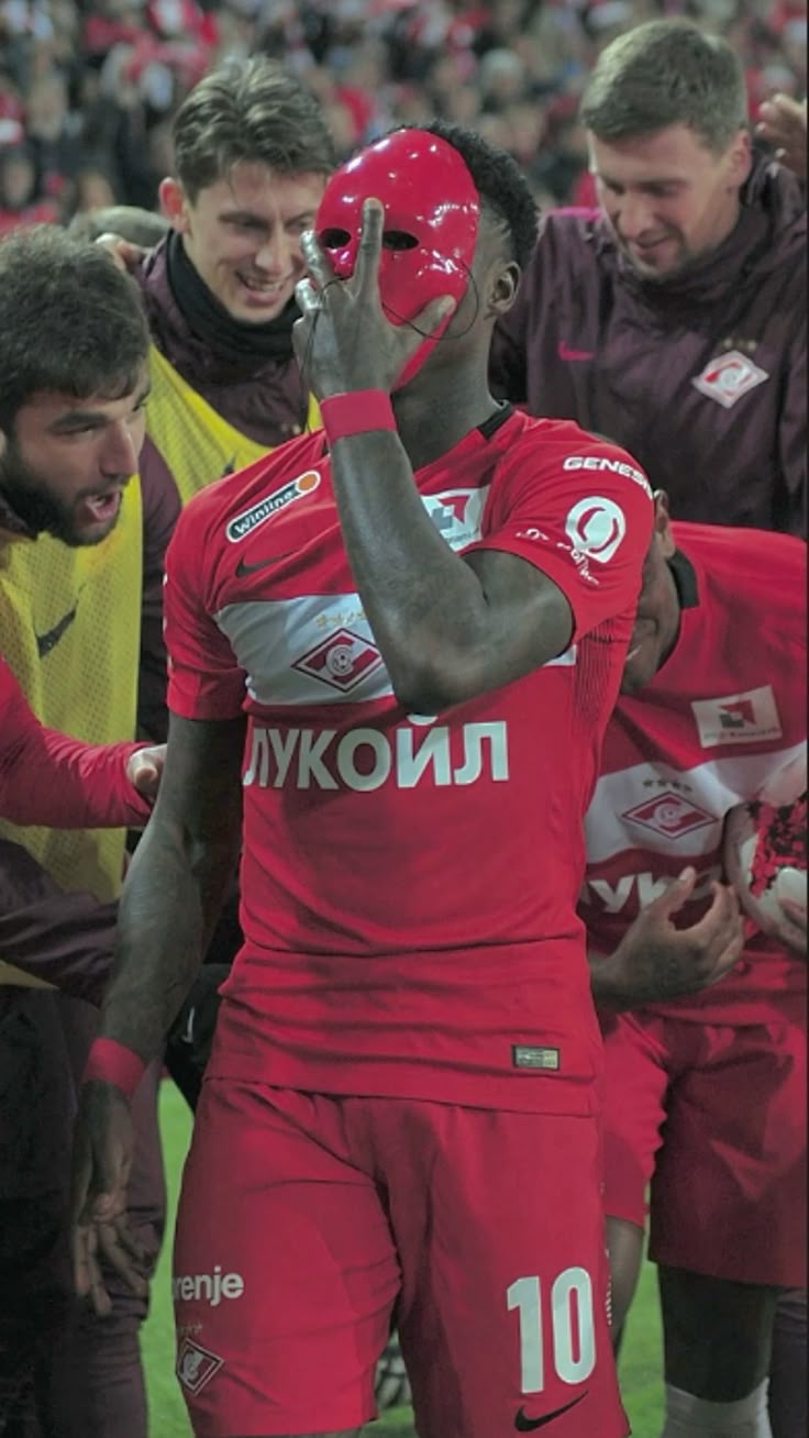 736x1308 Quincy Promes Wallpaper 4K