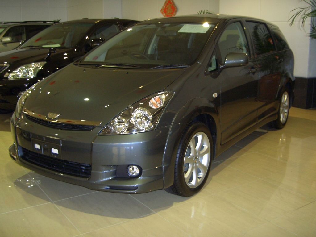 1024x768 Toyota Wish