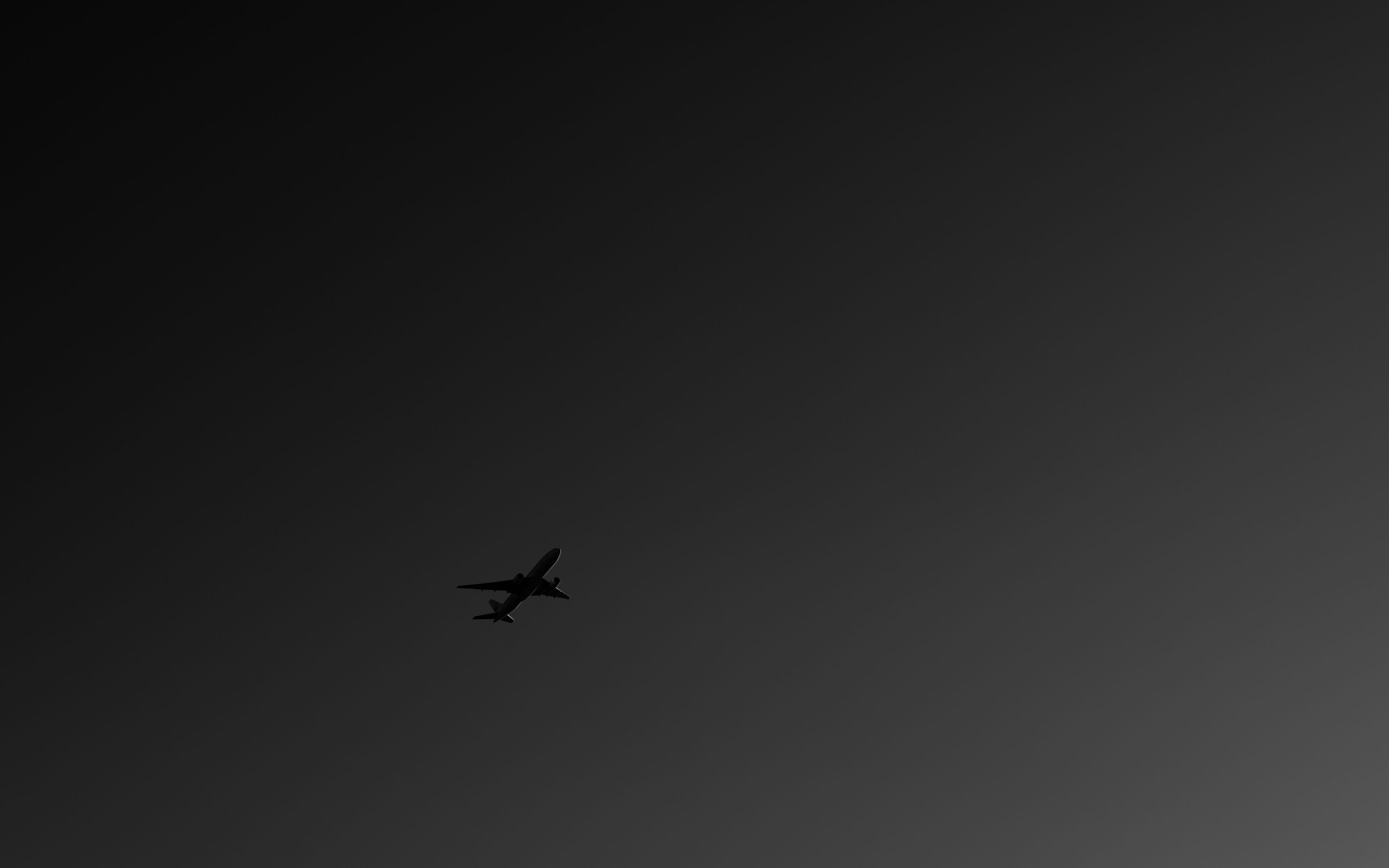 3840x2400 Dark Plane Wallpaper