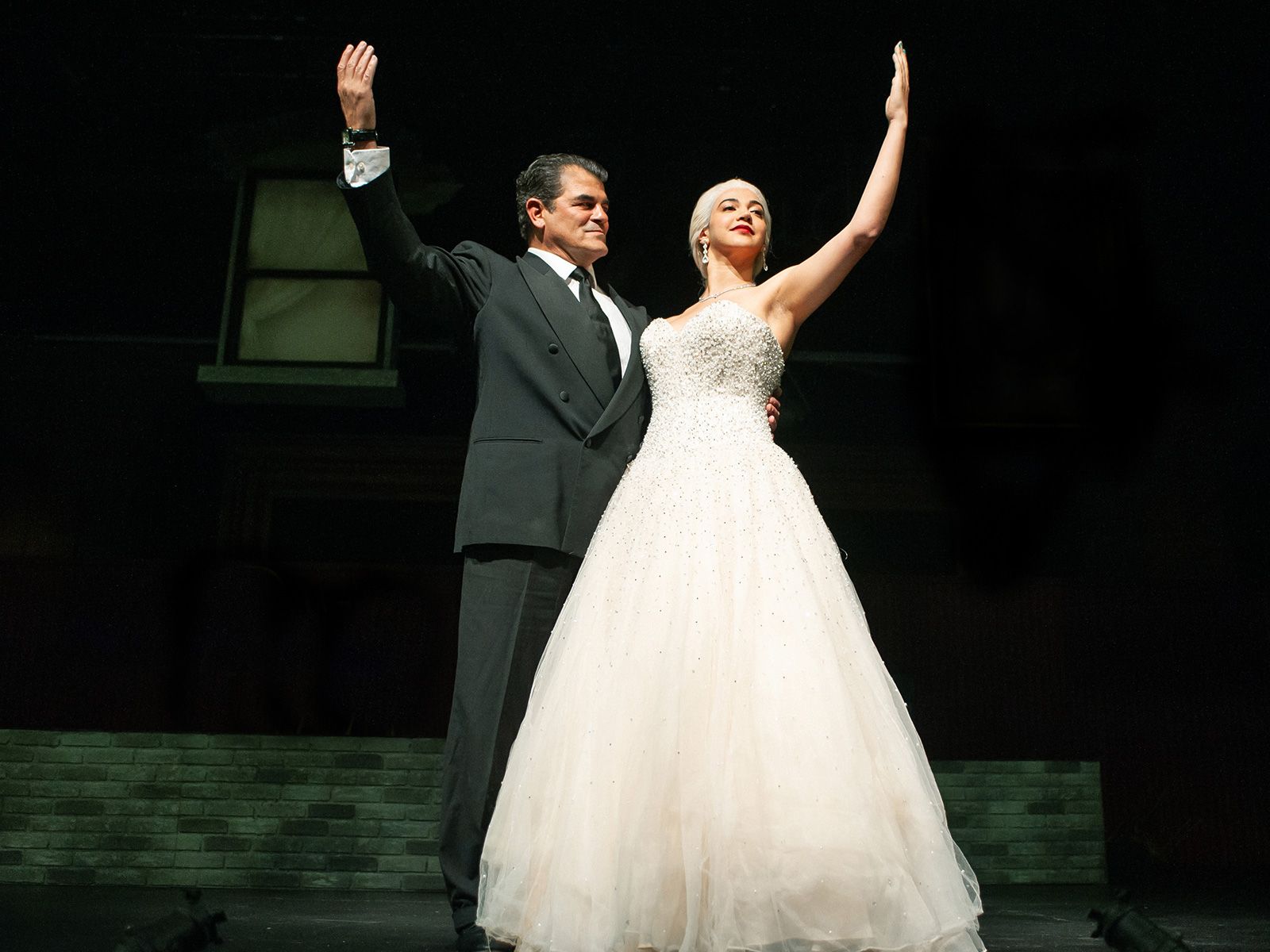 1600x1200 Evita tickets