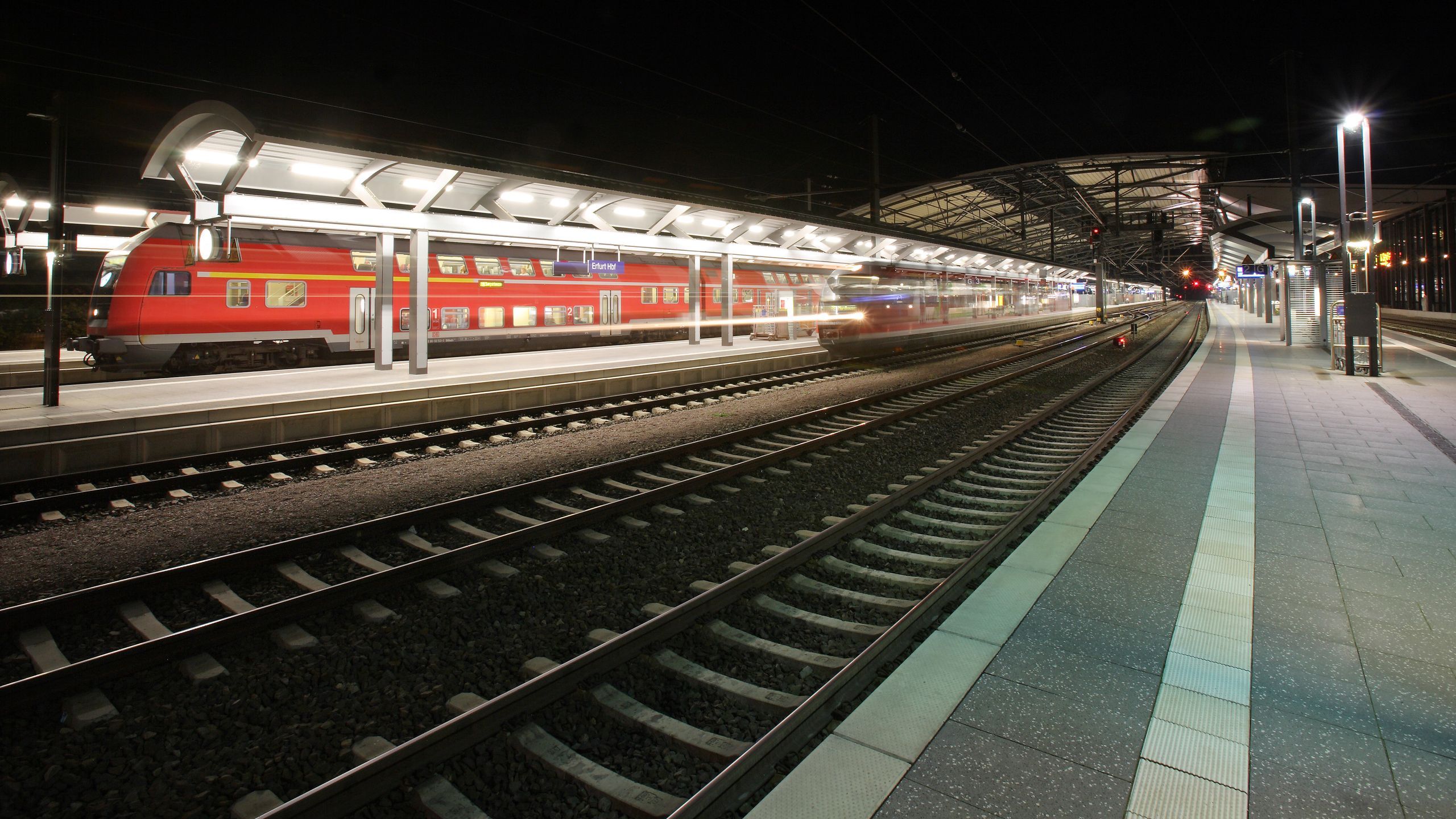 2560x1440 Germany's 'Train Of The Future' Includes Spin Bikes And Big Screen TVs. Condé Nast Traveler