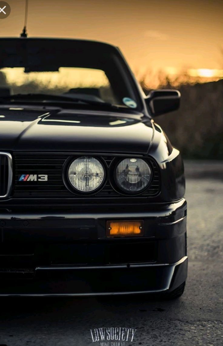 736x1139 BMW e30 M3