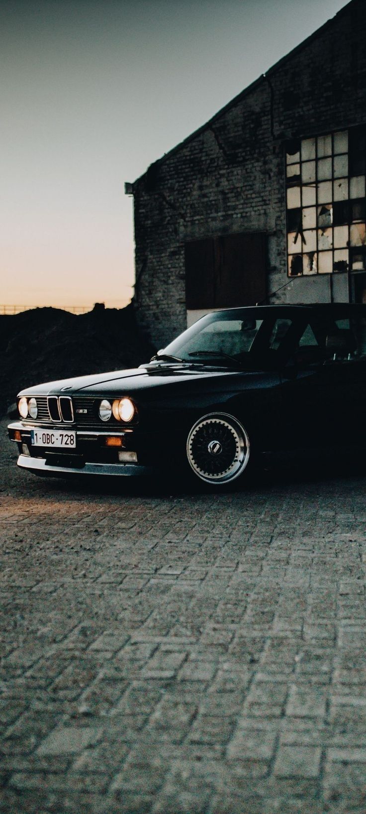 736x1635 Black bmw e30 wallpaper