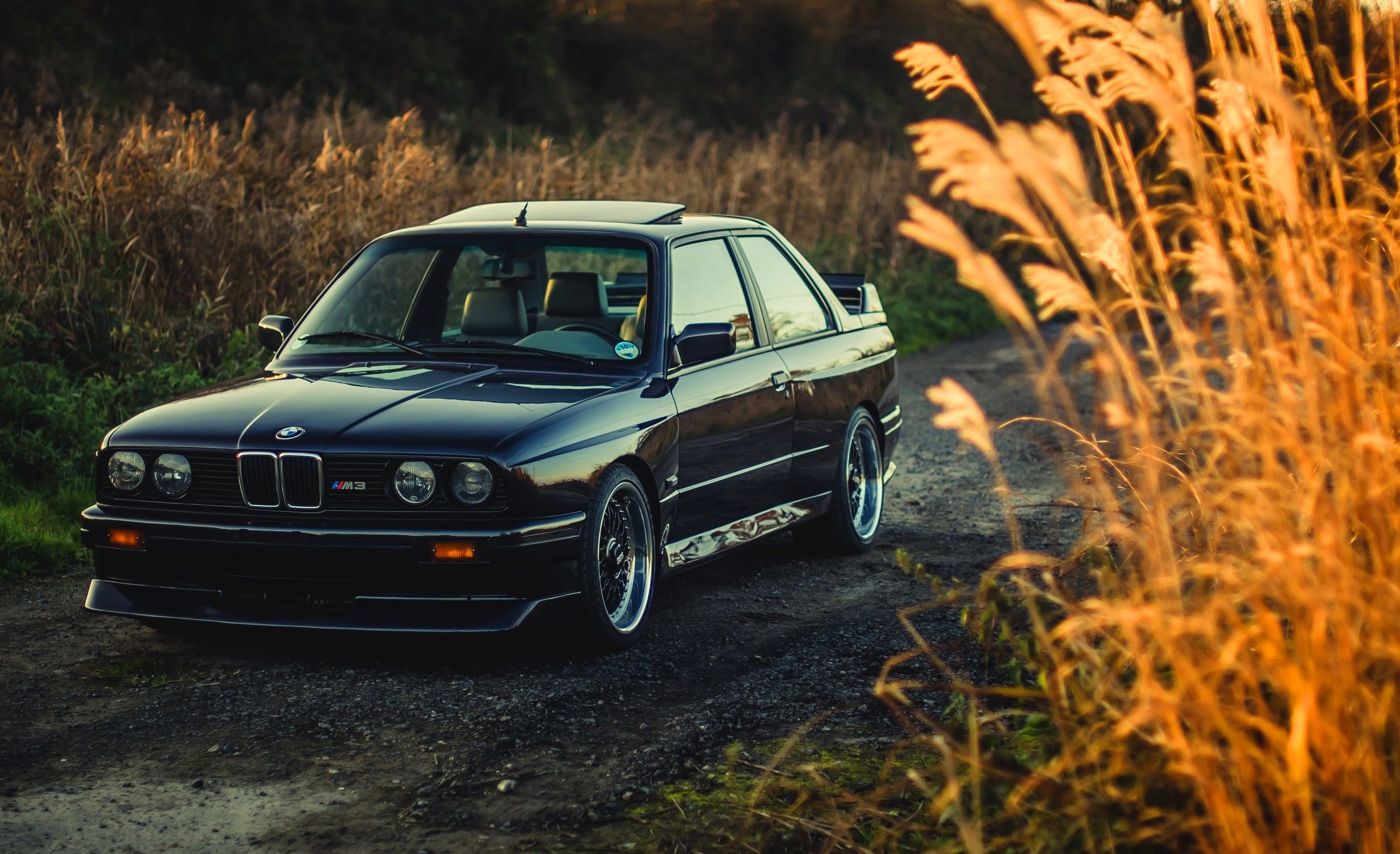 2460x1500 Free machine, auto 2K wallpaper for desktop and phone