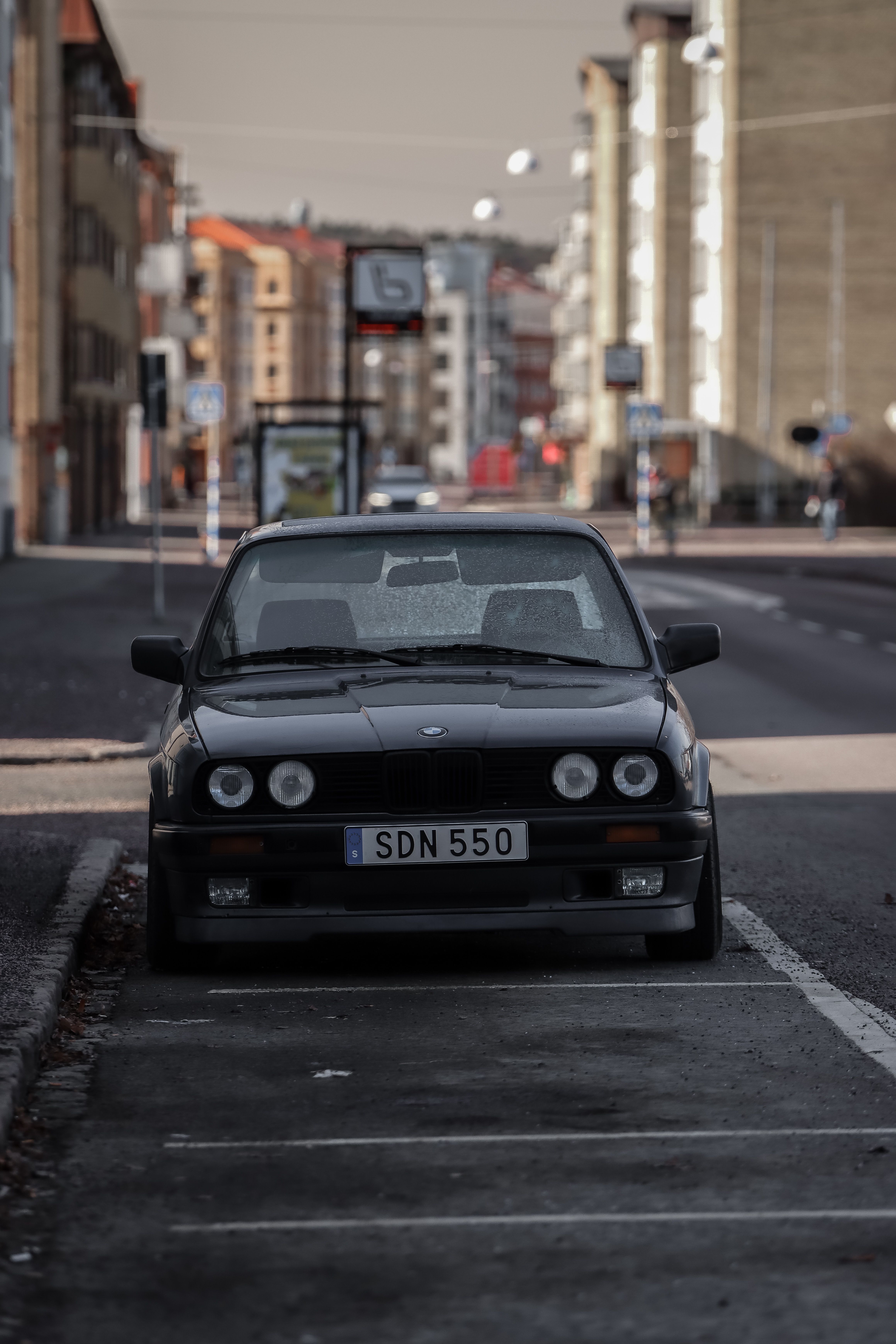 4640x6960 Vintage BMW E30 at Night in Winter · Free
