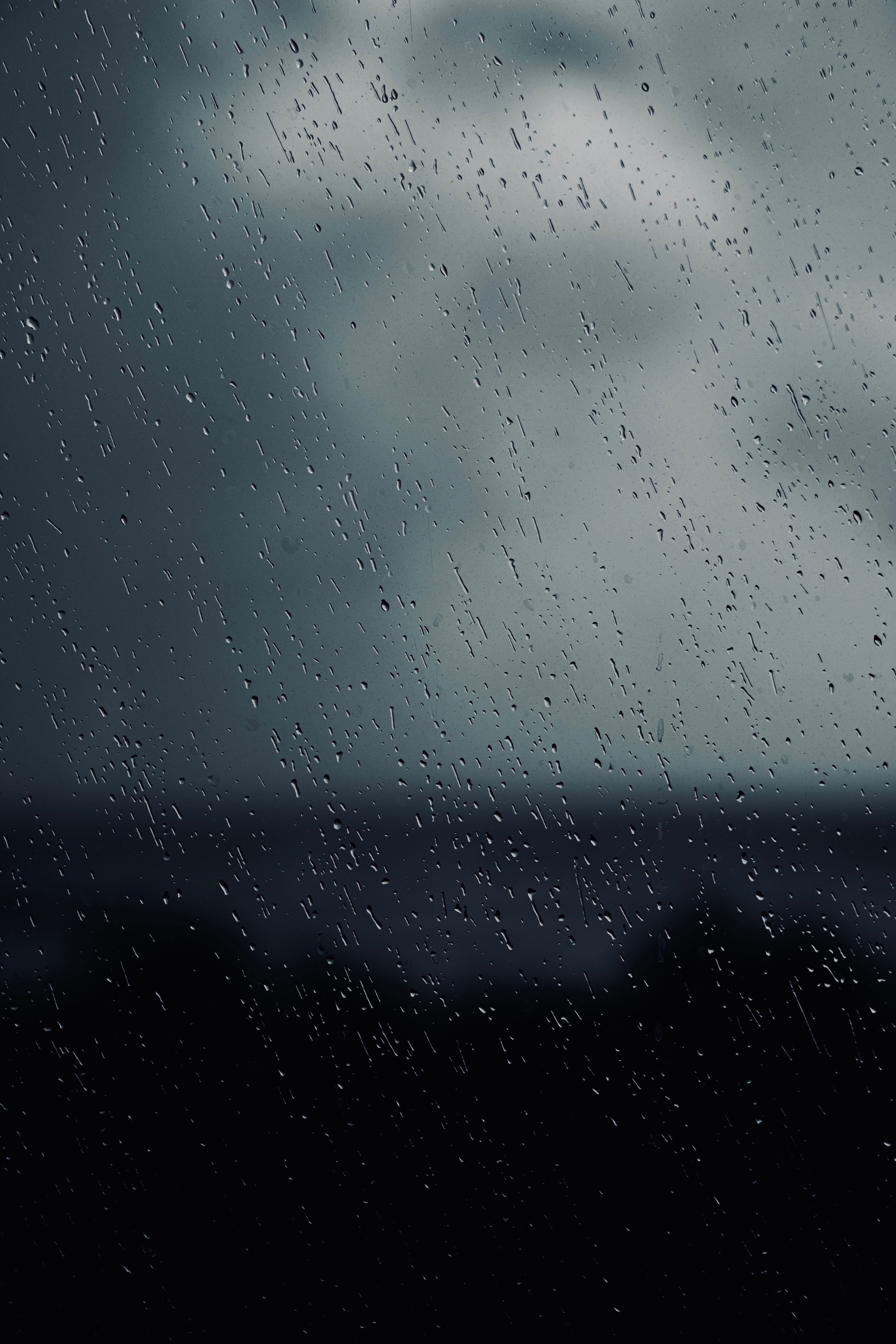 4160x6240 Raindrops on the Window · Free