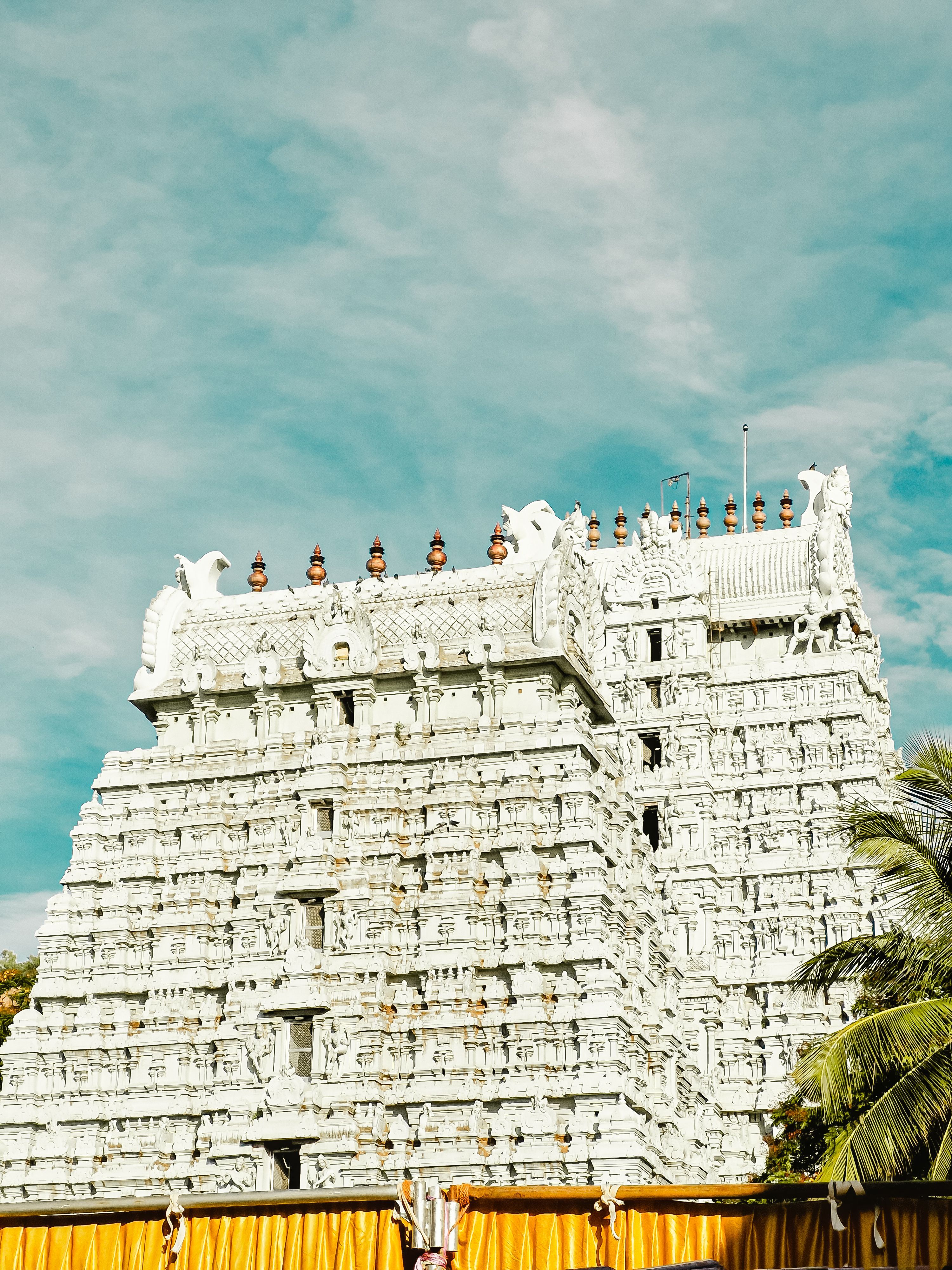 3000x4000 The Thiruchendur Murugan Temple in Tamil Nadu, India · Free