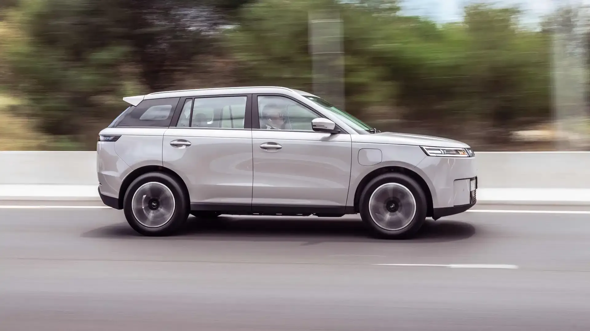 1920x1080 Jaecoo J5 EV Review: Price, Range, Interior and Driving