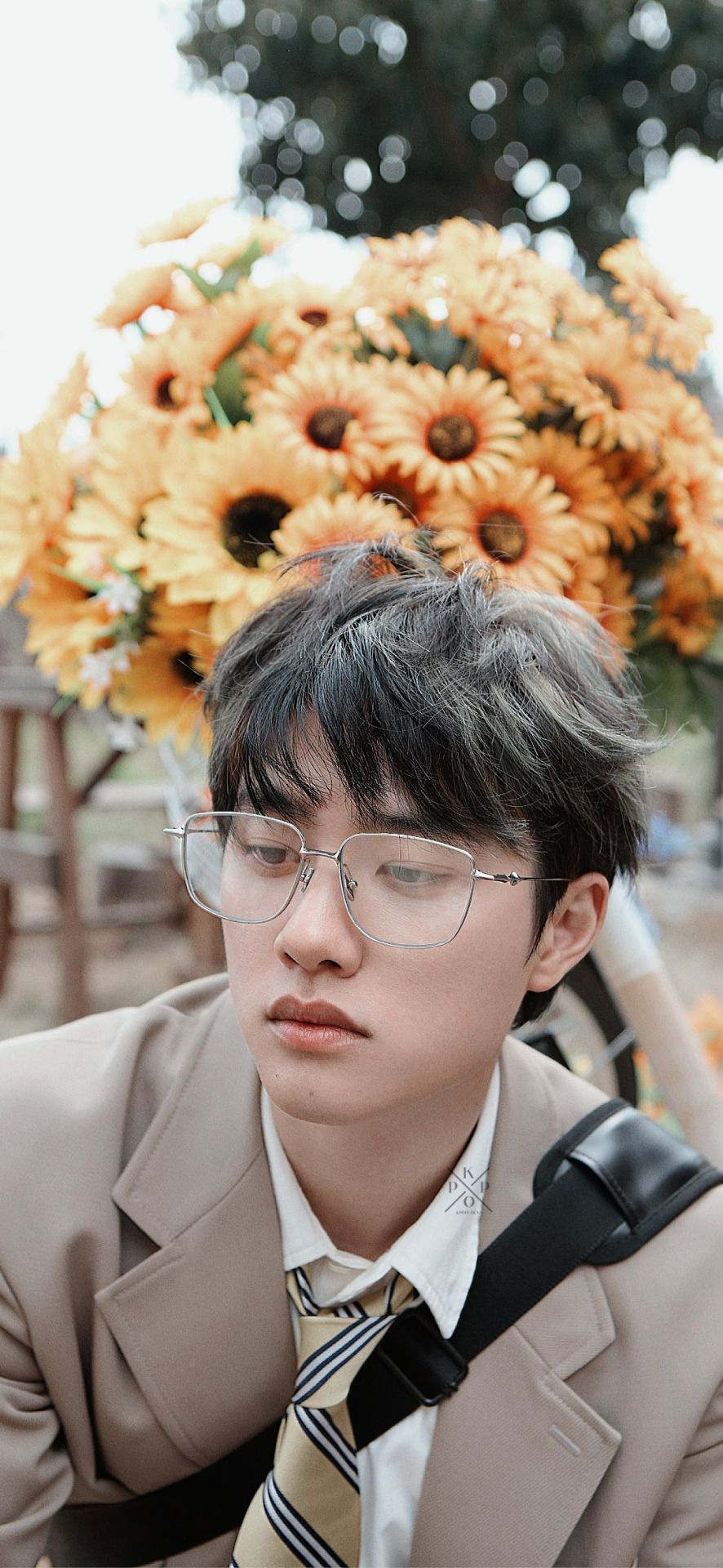 886x1920 Kpop Locks