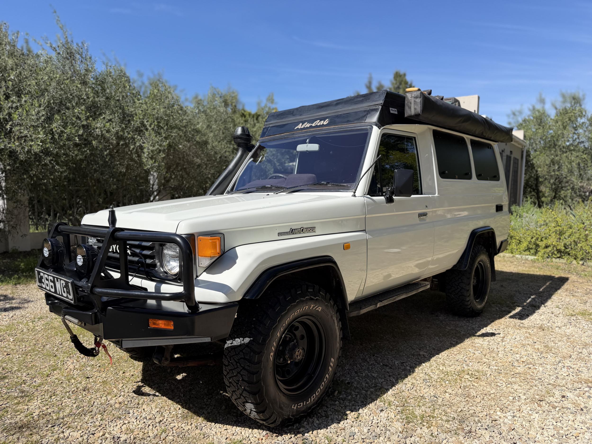 2500x1875 Series Toyota Land Cruiser