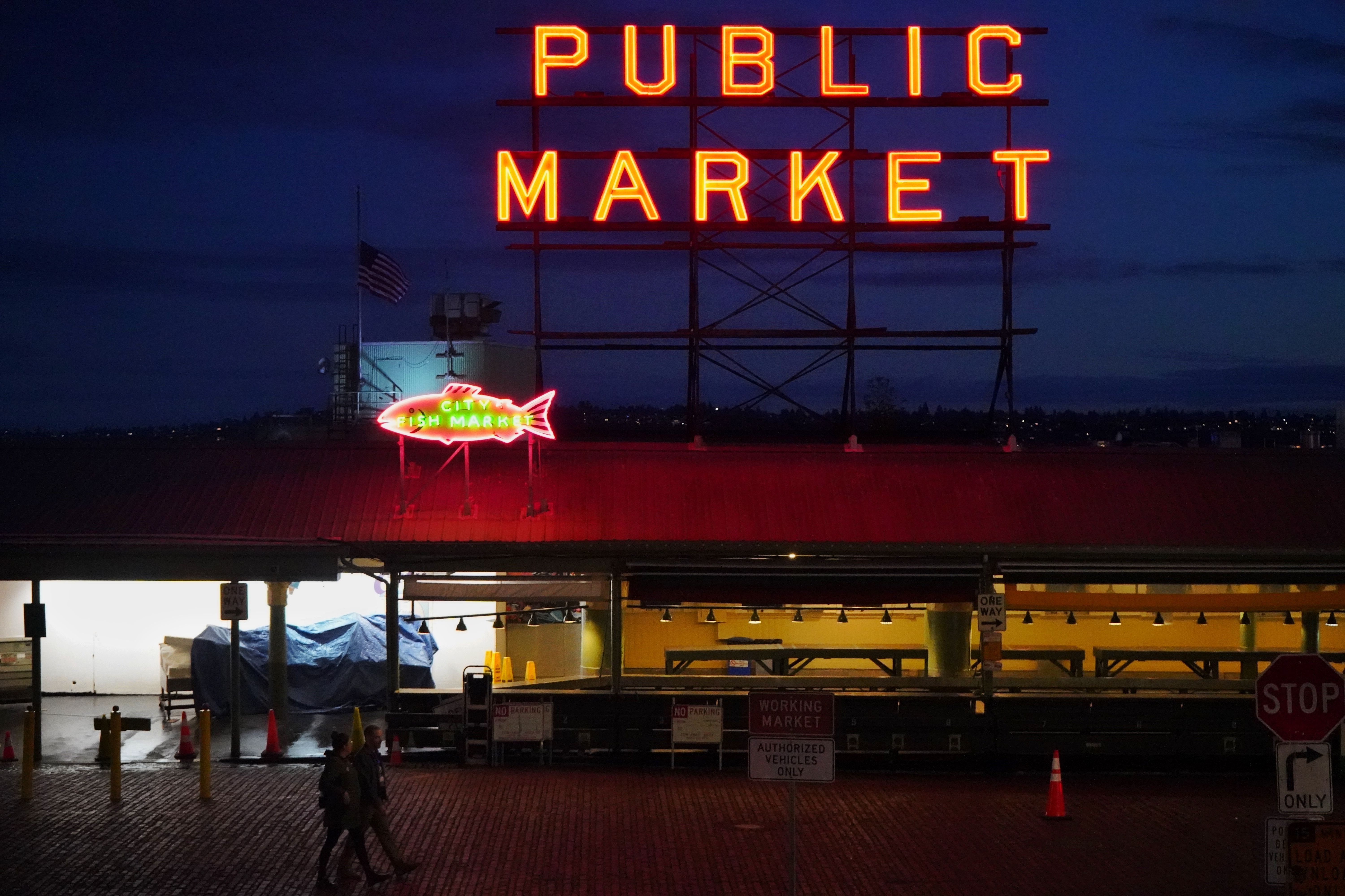 6000x4000 Scenic View of Pike Place Market Sign in Seattle · Free
