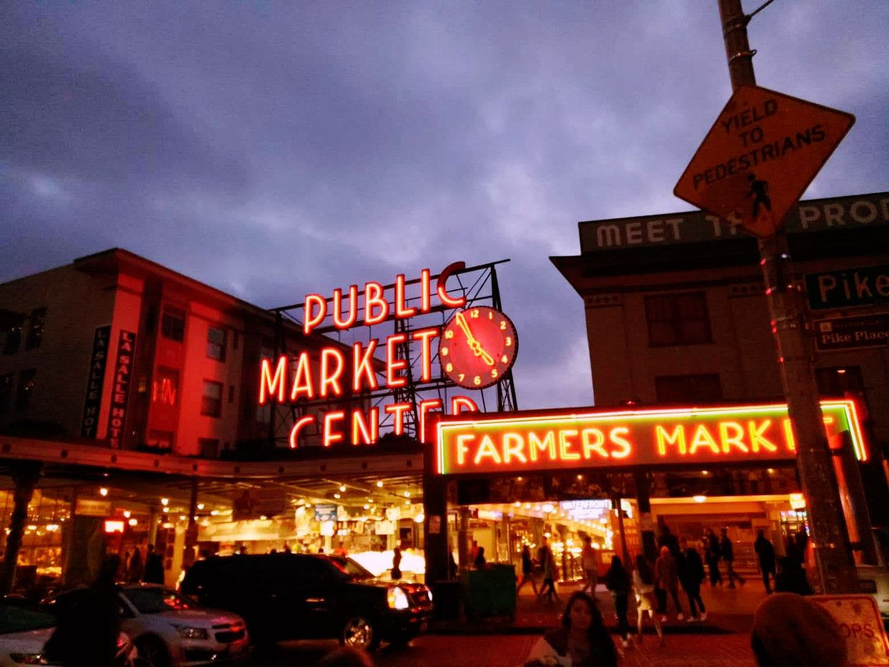 1280x960 Seattle: America's Emerald City That Redefines Urban Adventure