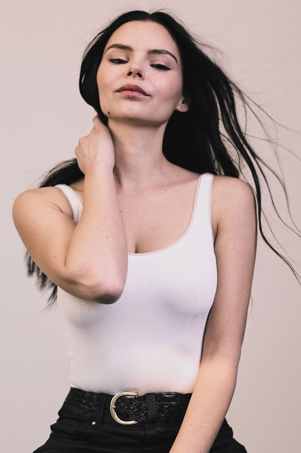 996x1495 Eline Powell Wallpaper