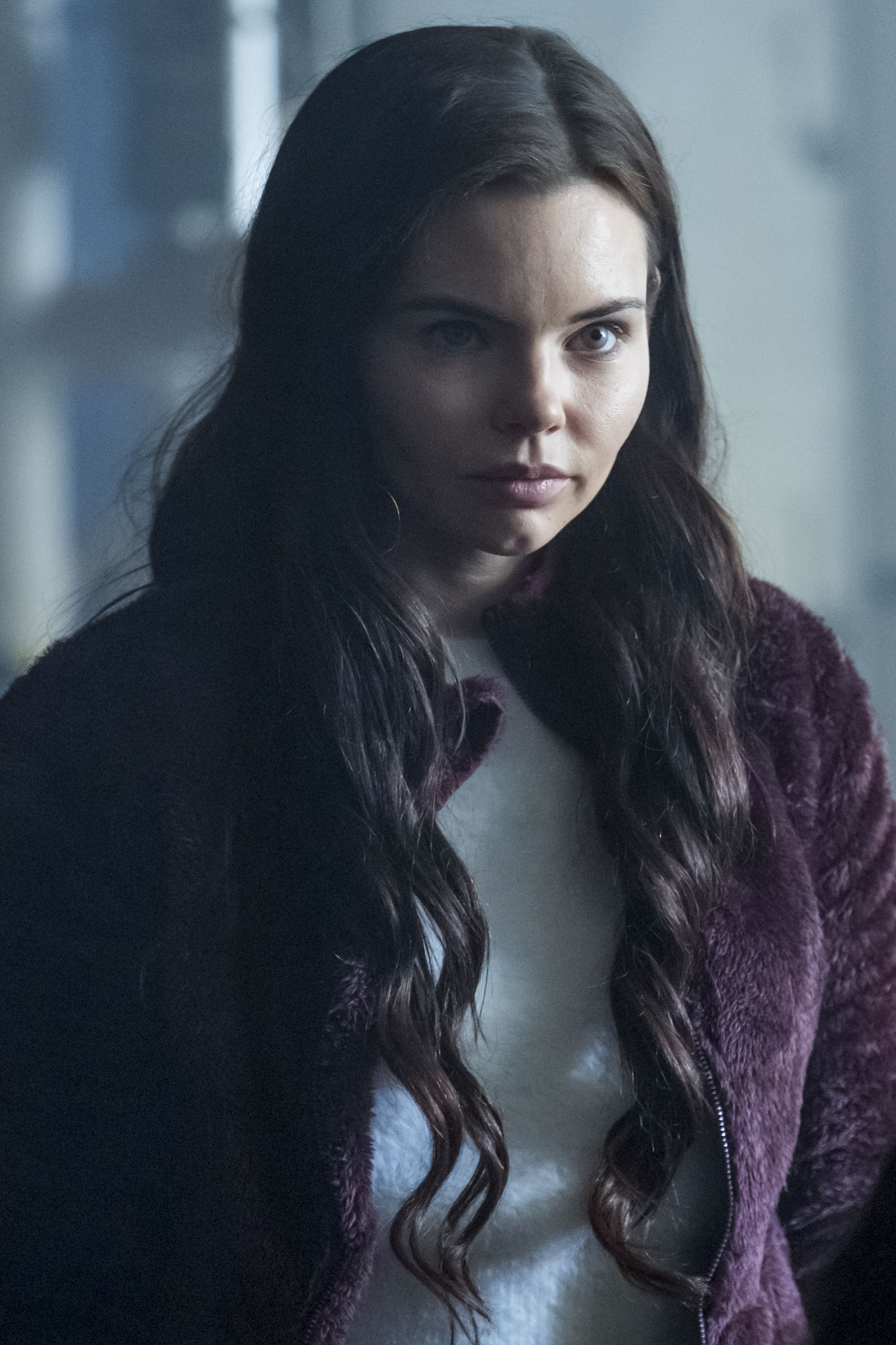 2000x3000 Siren (TV Series 2018–2020) Powell as Ryn